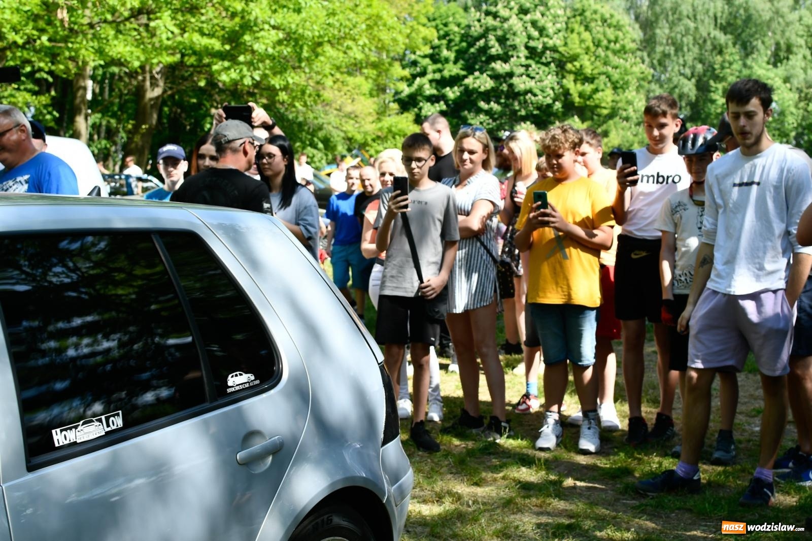 Zdjęcie w galerii na portalu naszwodzislaw.com: Tuningowane wozy na Magicznej Plaży w Bukowie [FOTO i WIDEO] wiadomości z regionu