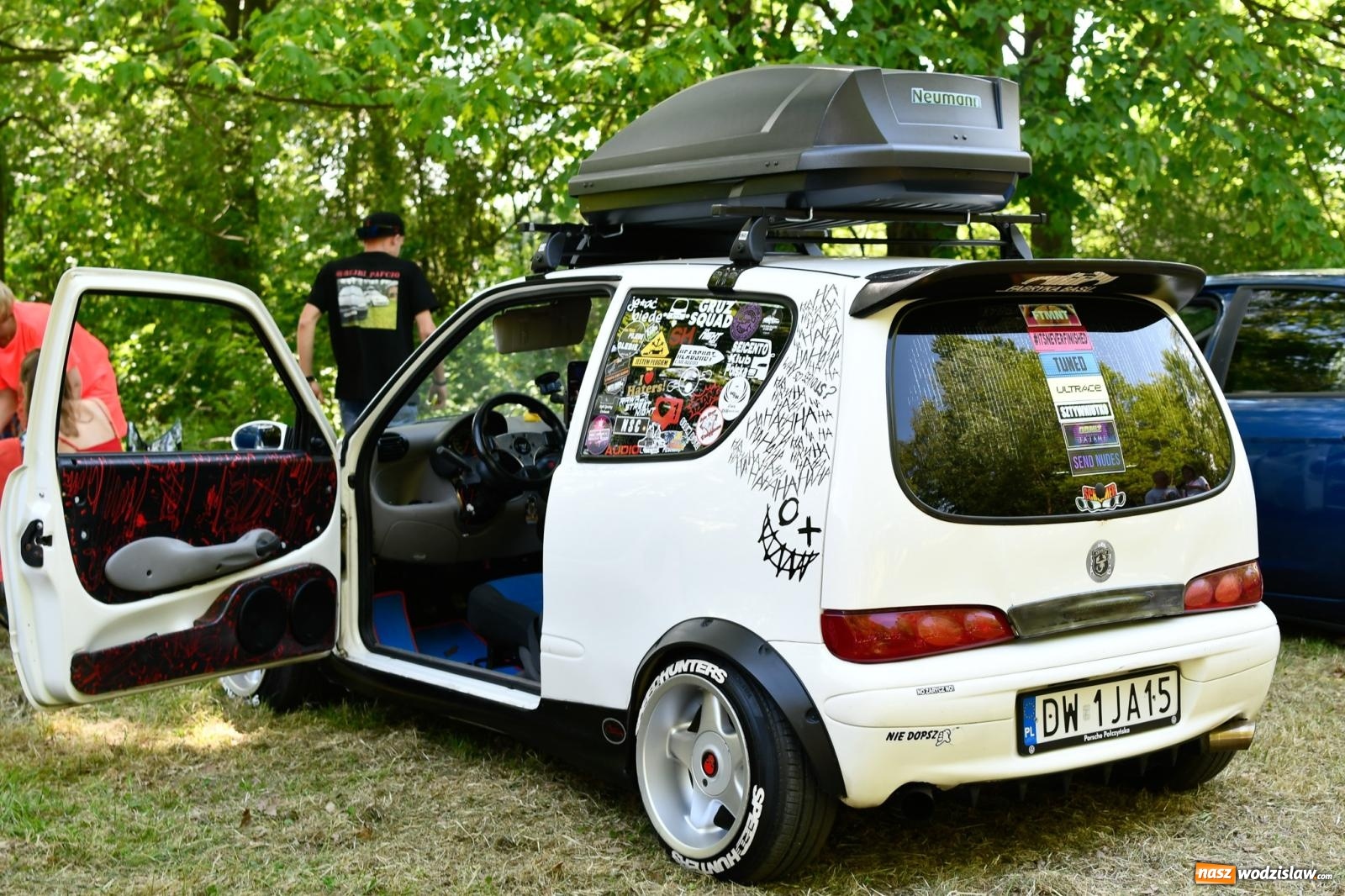 Zdjęcie w galerii na portalu naszwodzislaw.com: Tuningowane wozy na Magicznej Plaży w Bukowie [FOTO i WIDEO] wiadomości z regionu