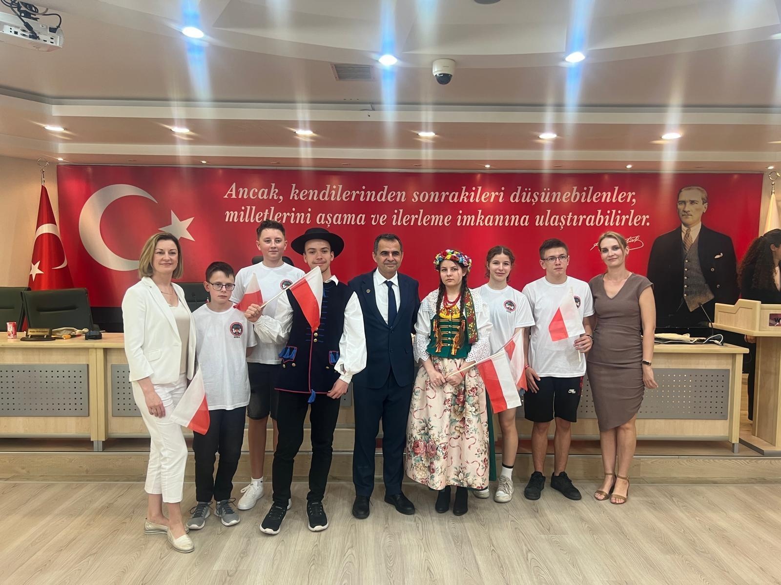 Zdjęcie w galerii na portalu naszwodzislaw.com: Uczniowie zawadzkiej szkoły z wizytą w słonecznej Alanyi [FOTO] wiadomości z regionu