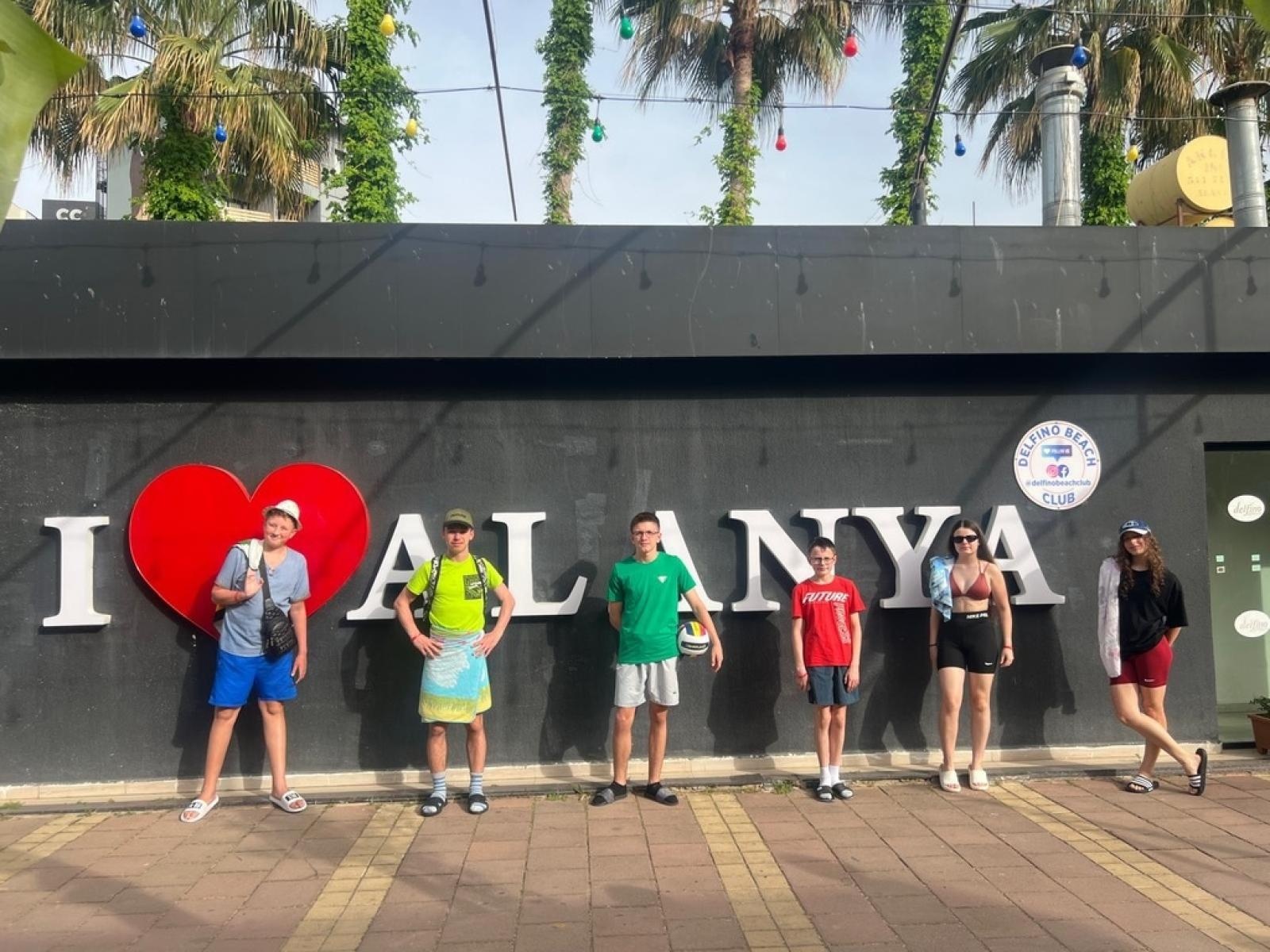 Zdjęcie w galerii na portalu naszwodzislaw.com: Uczniowie zawadzkiej szkoły z wizytą w słonecznej Alanyi [FOTO] wiadomości z regionu