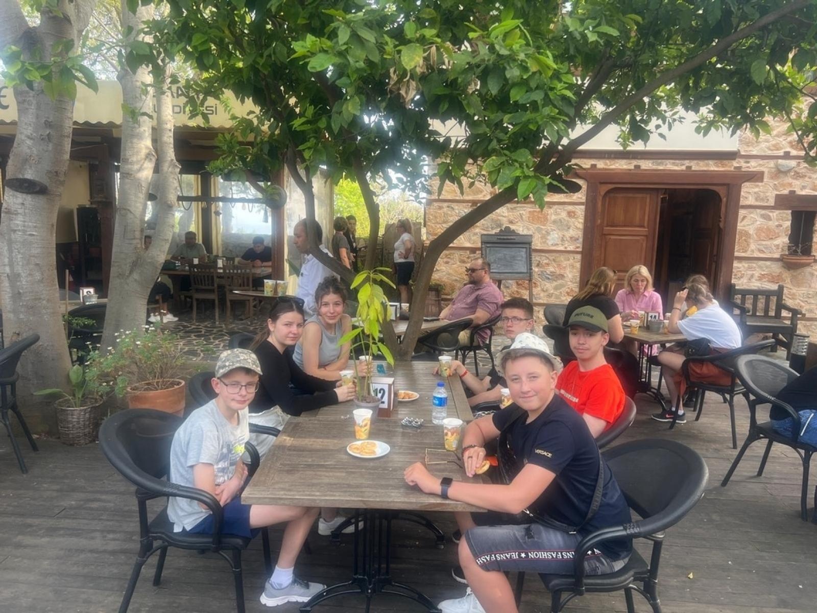 Zdjęcie w galerii na portalu naszwodzislaw.com: Uczniowie zawadzkiej szkoły z wizytą w słonecznej Alanyi [FOTO] wiadomości z regionu