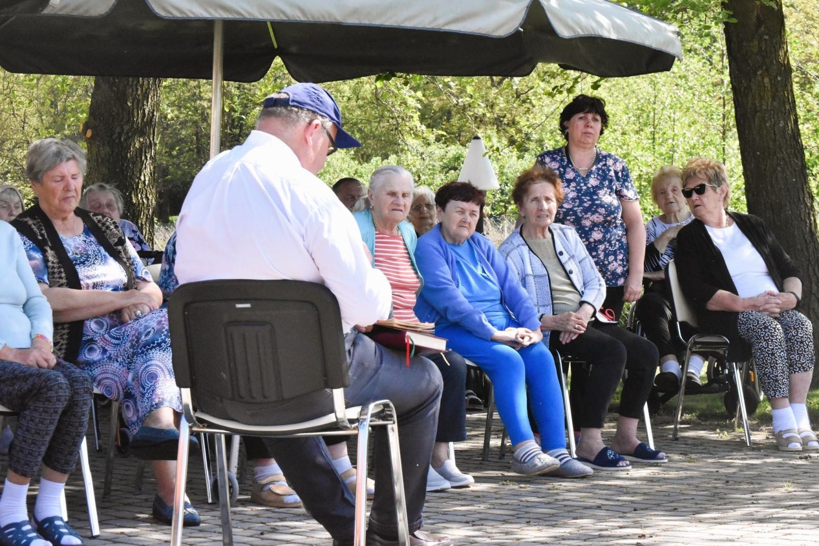 Zdjęcie w galerii na portalu naszwodzislaw.com: Procesja na otwarcie sezonu konnego w gminie Godów [FOTO] wiadomości z regionu