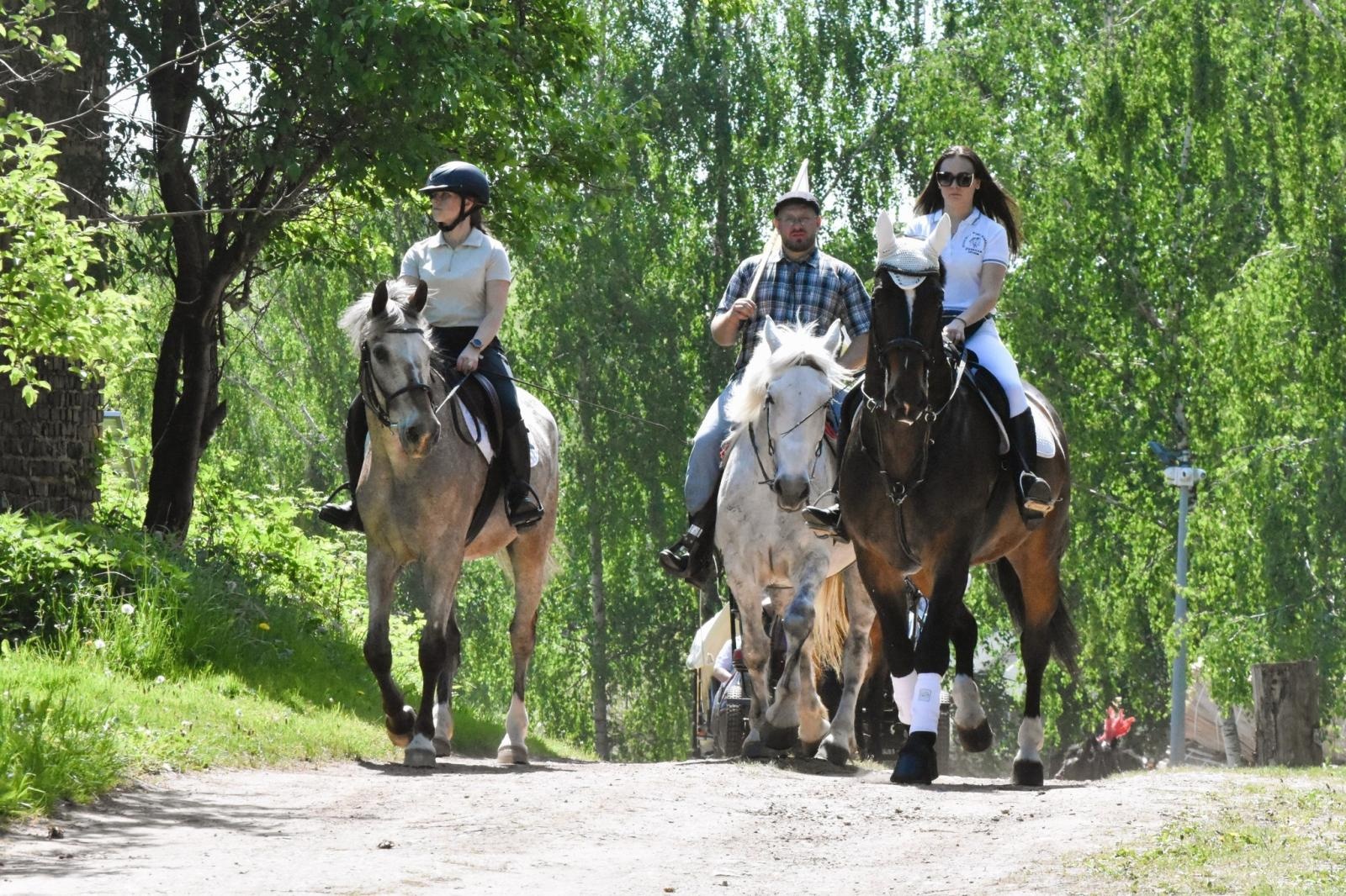 Zdjęcie w galerii na portalu naszwodzislaw.com: Procesja na otwarcie sezonu konnego w gminie Godów [FOTO] wiadomości z regionu
