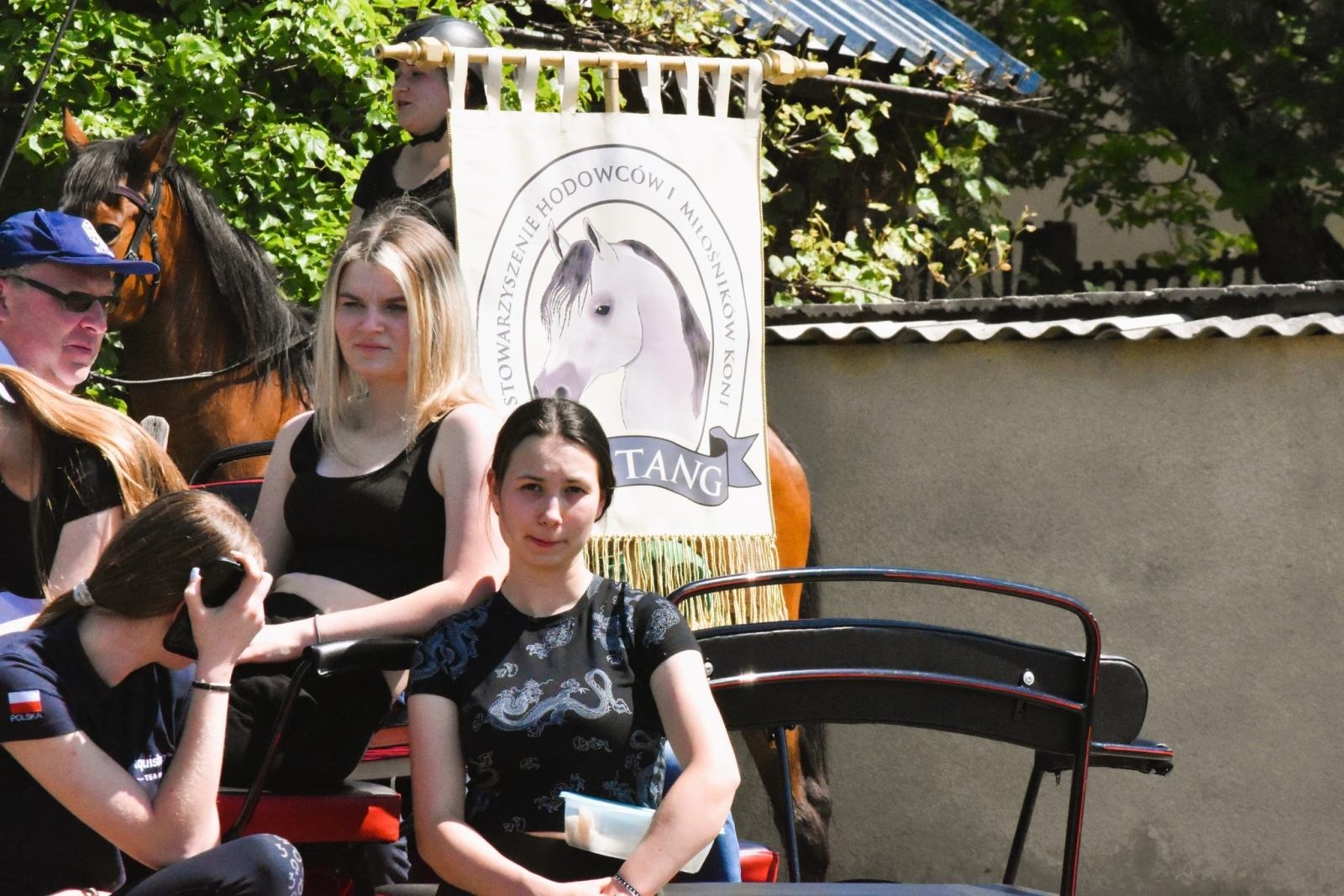 Zdjęcie w galerii na portalu naszwodzislaw.com: Procesja na otwarcie sezonu konnego w gminie Godów [FOTO] wiadomości z regionu