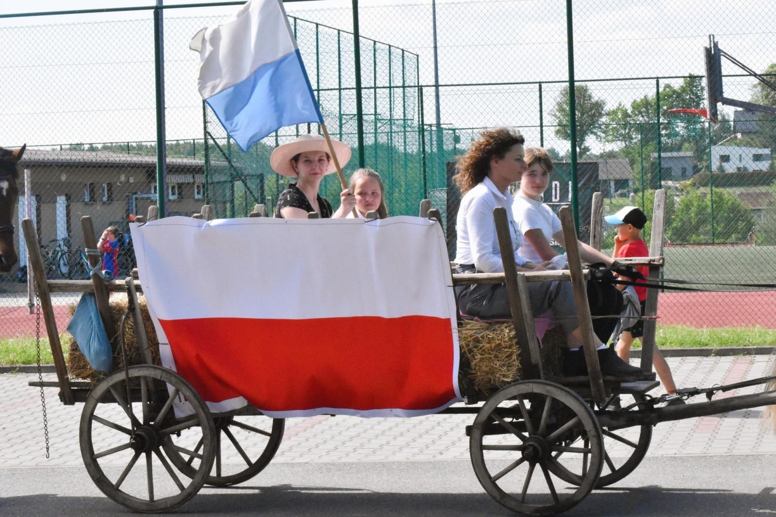Zdjęcie w galerii na portalu naszwodzislaw.com: Procesja na otwarcie sezonu konnego w gminie Godów [FOTO] wiadomości z regionu