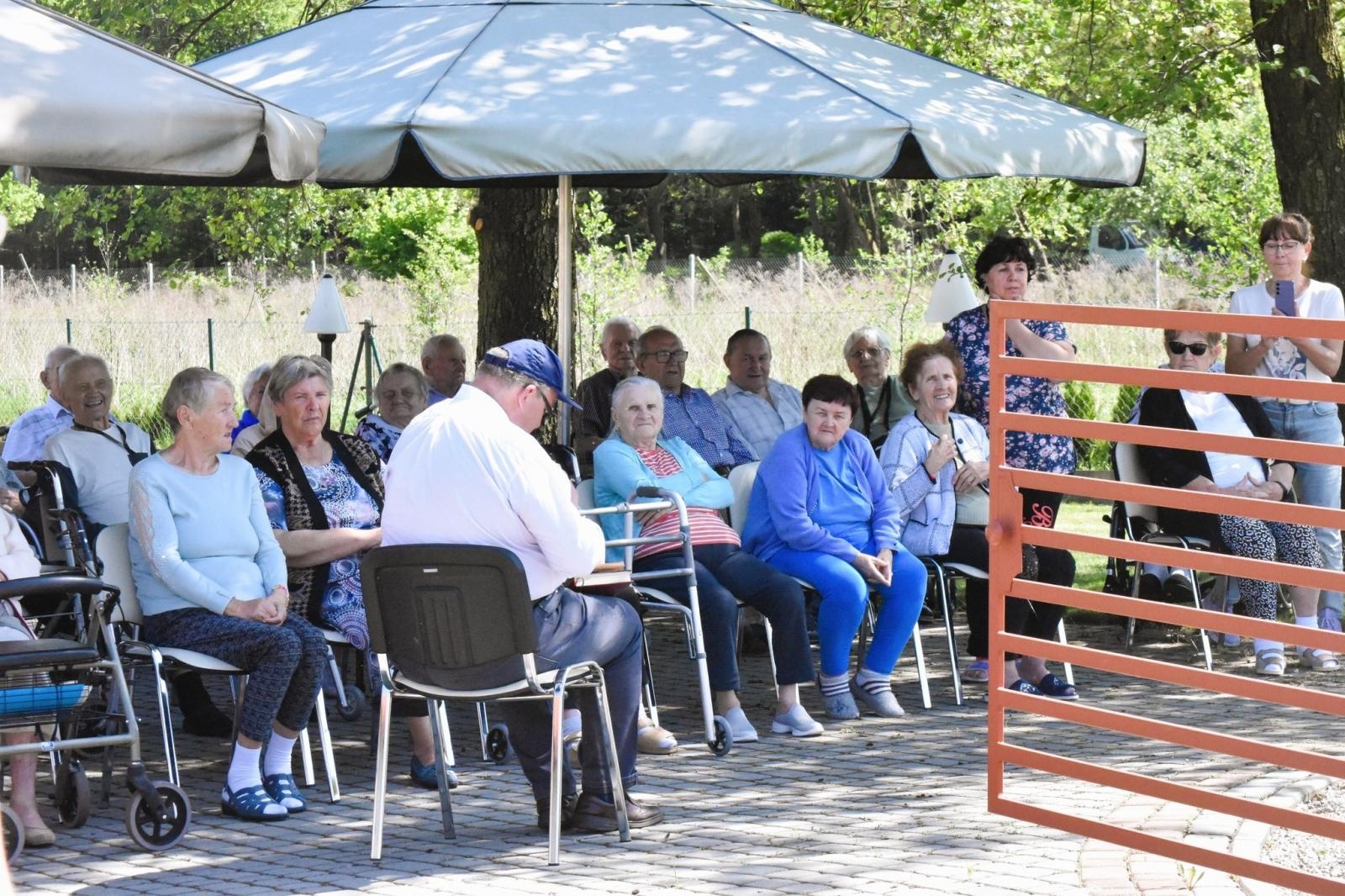 Zdjęcie w galerii na portalu naszwodzislaw.com: Procesja na otwarcie sezonu konnego w gminie Godów [FOTO] wiadomości z regionu