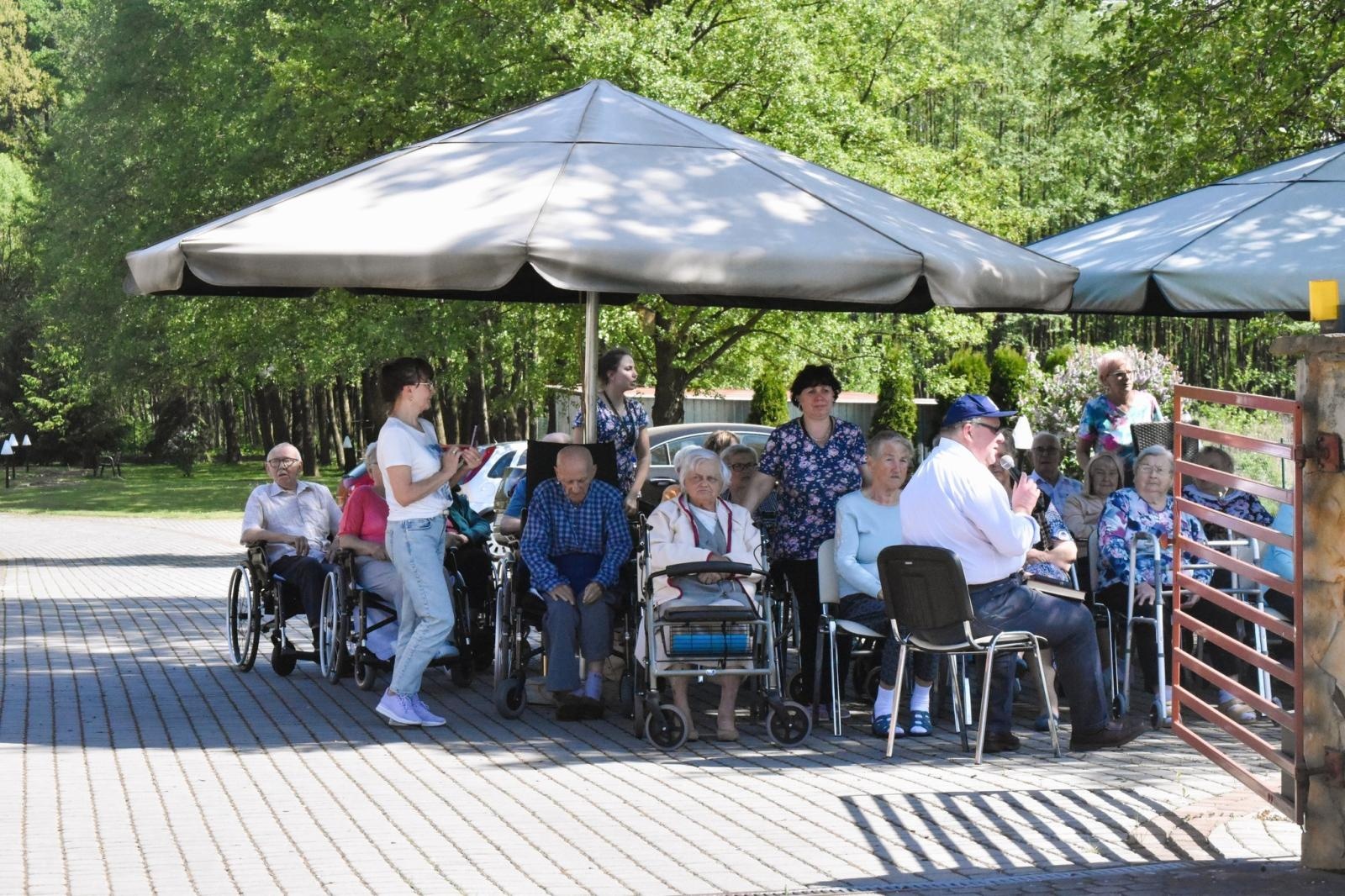 Zdjęcie w galerii na portalu naszwodzislaw.com: Procesja na otwarcie sezonu konnego w gminie Godów [FOTO] wiadomości z regionu