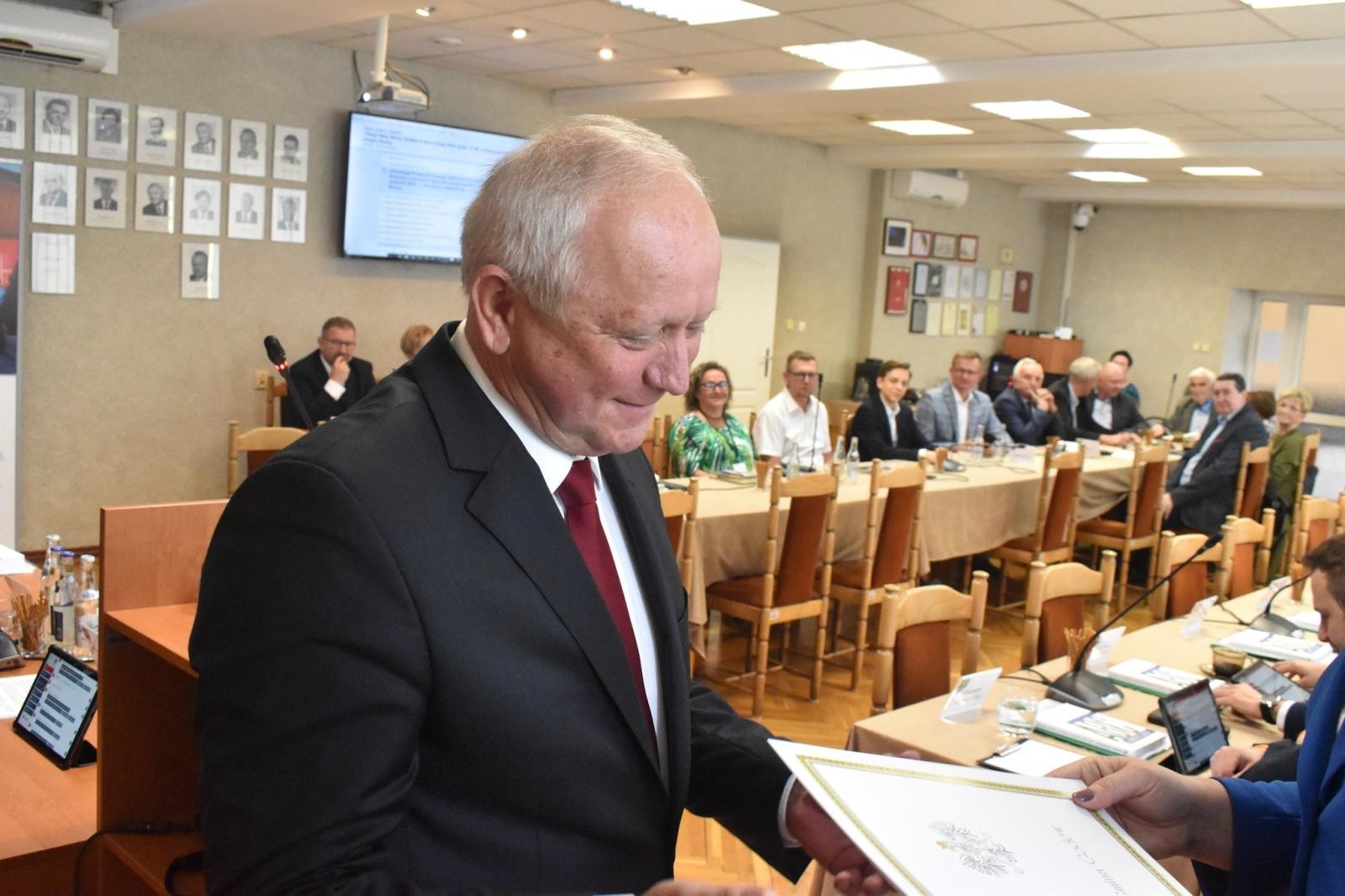 Zdjęcie w galerii na portalu naszwodzislaw.com: Godów. I sesja Rady Gminy nowej kadencji za nami [FOTO] wiadomości z regionu