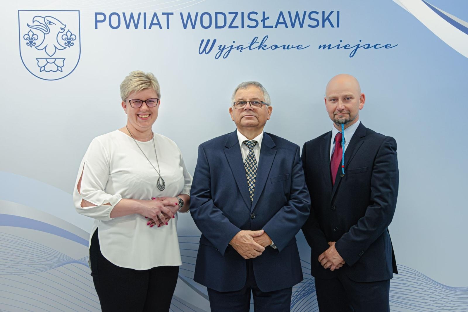 Zdjęcie w galerii na portalu naszwodzislaw.com: Zarząd Powiatu Wodzisławskiego siódmej kadencji wybrany wiadomości z regionu