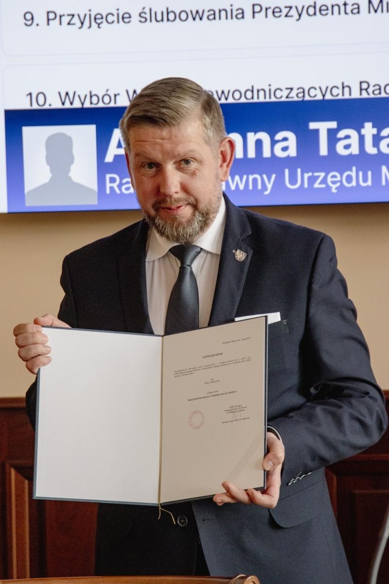 Zdjęcie w galerii na portalu naszwodzislaw.com: Pierwsza sesja kadencji 2024-2029 w Wodzisławiu Śląskim za nami. Ślubowali radni i prezydent [FOTO] wiadomości z regionu