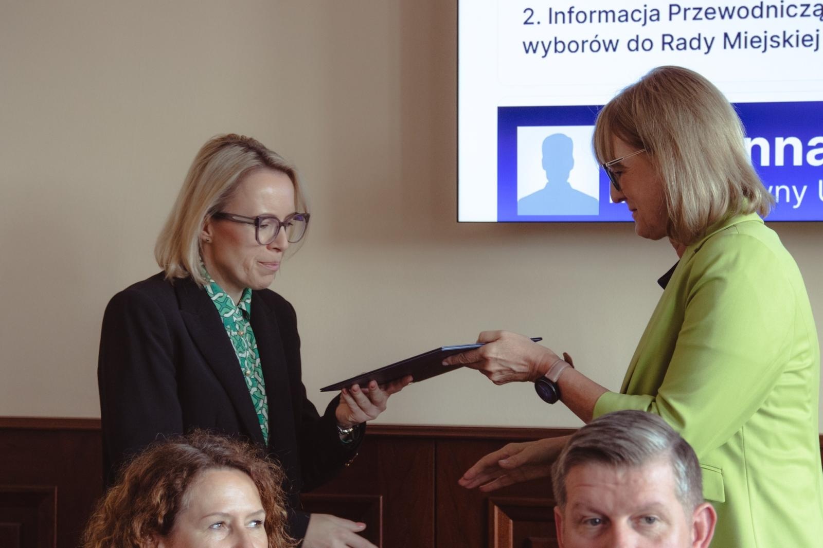 Zdjęcie w galerii na portalu naszwodzislaw.com: Pierwsza sesja kadencji 2024-2029 w Wodzisławiu Śląskim za nami. Ślubowali radni i prezydent [FOTO] wiadomości z regionu