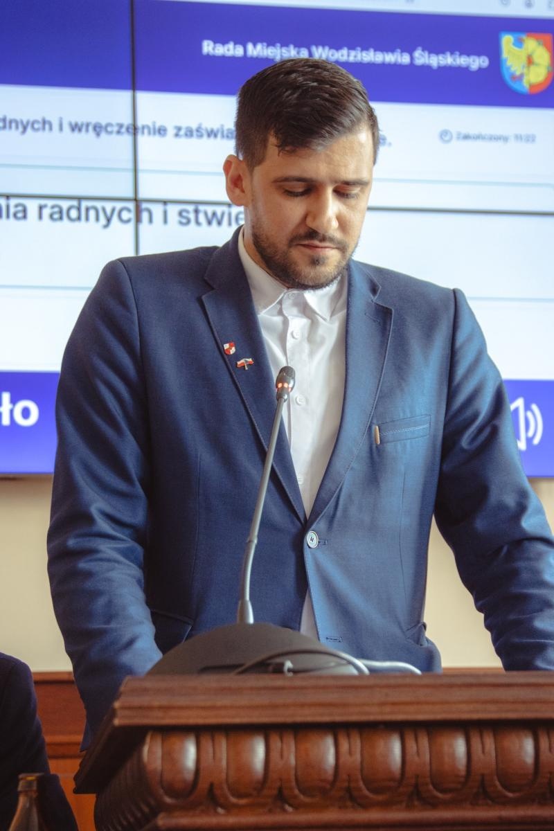 Zdjęcie w galerii na portalu naszwodzislaw.com: Pierwsza sesja kadencji 2024-2029 w Wodzisławiu Śląskim za nami. Ślubowali radni i prezydent [FOTO] wiadomości z regionu