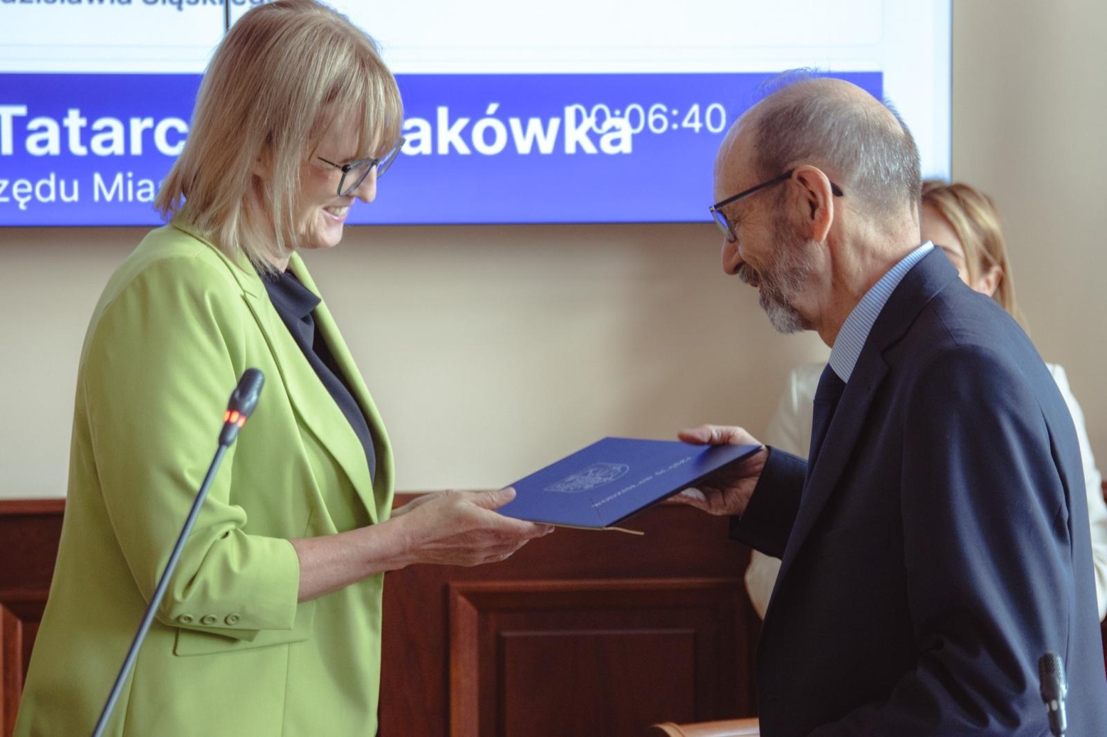 Zdjęcie w galerii na portalu naszwodzislaw.com: Pierwsza sesja kadencji 2024-2029 w Wodzisławiu Śląskim za nami. Ślubowali radni i prezydent [FOTO] wiadomości z regionu