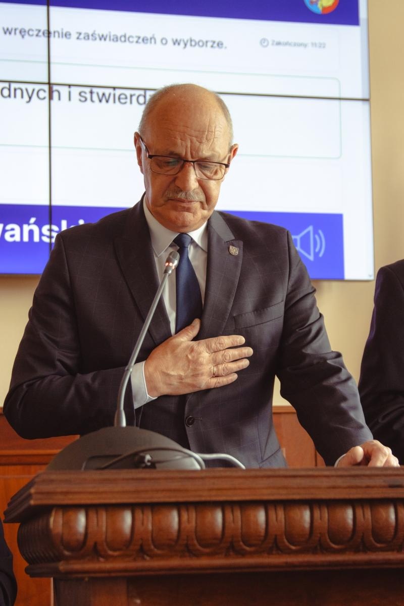 Zdjęcie w galerii na portalu naszwodzislaw.com: Pierwsza sesja kadencji 2024-2029 w Wodzisławiu Śląskim za nami. Ślubowali radni i prezydent [FOTO] wiadomości z regionu