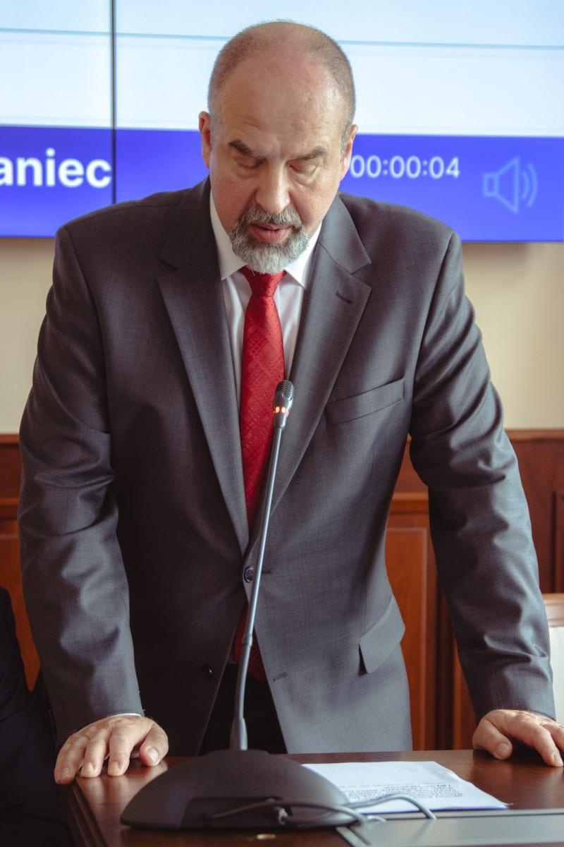 Zdjęcie w galerii na portalu naszwodzislaw.com: Pierwsza sesja kadencji 2024-2029 w Wodzisławiu Śląskim za nami. Ślubowali radni i prezydent [FOTO] wiadomości z regionu