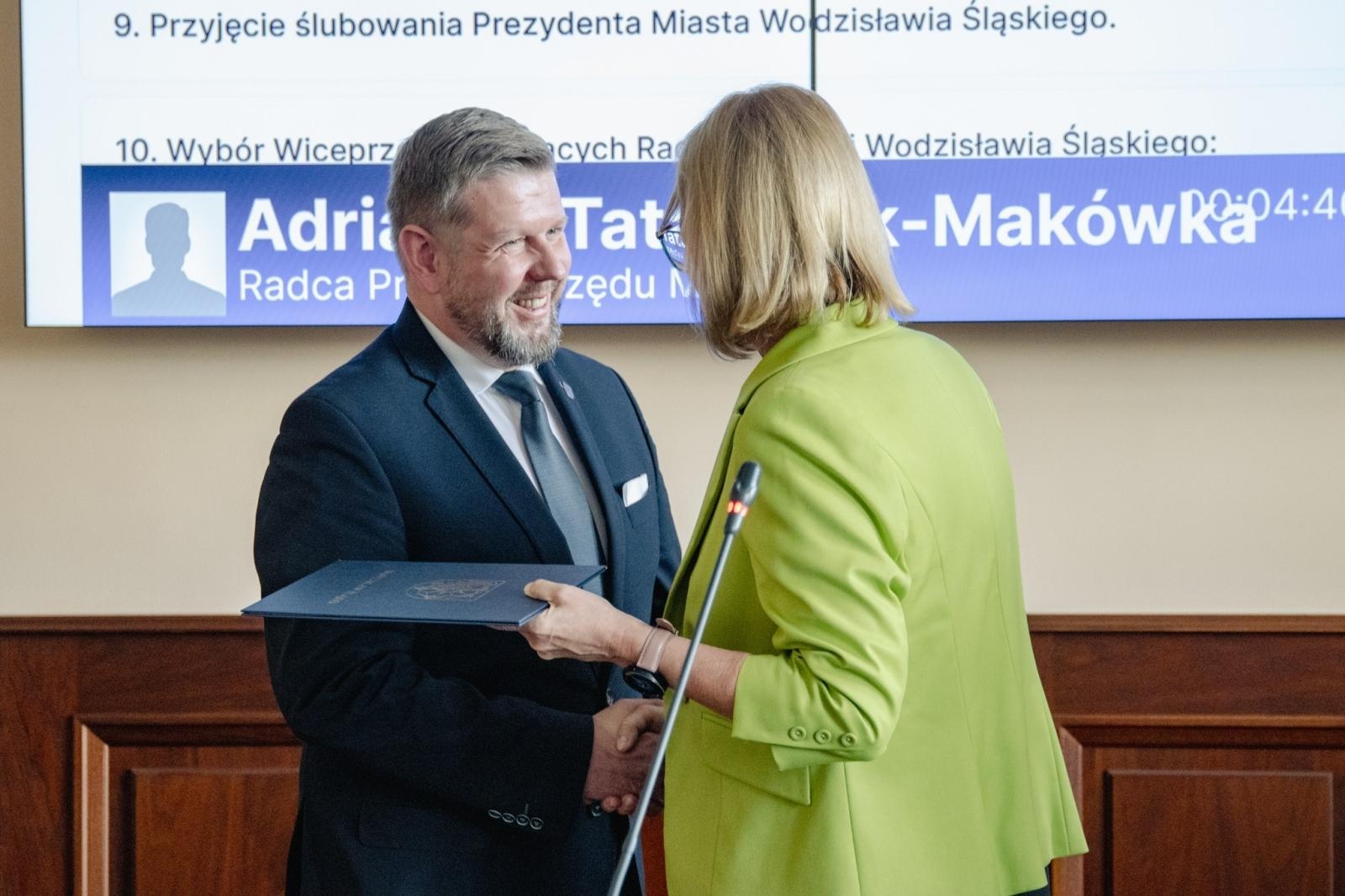 Zdjęcie w galerii na portalu naszwodzislaw.com: Pierwsza sesja kadencji 2024-2029 w Wodzisławiu Śląskim za nami. Ślubowali radni i prezydent [FOTO] wiadomości z regionu