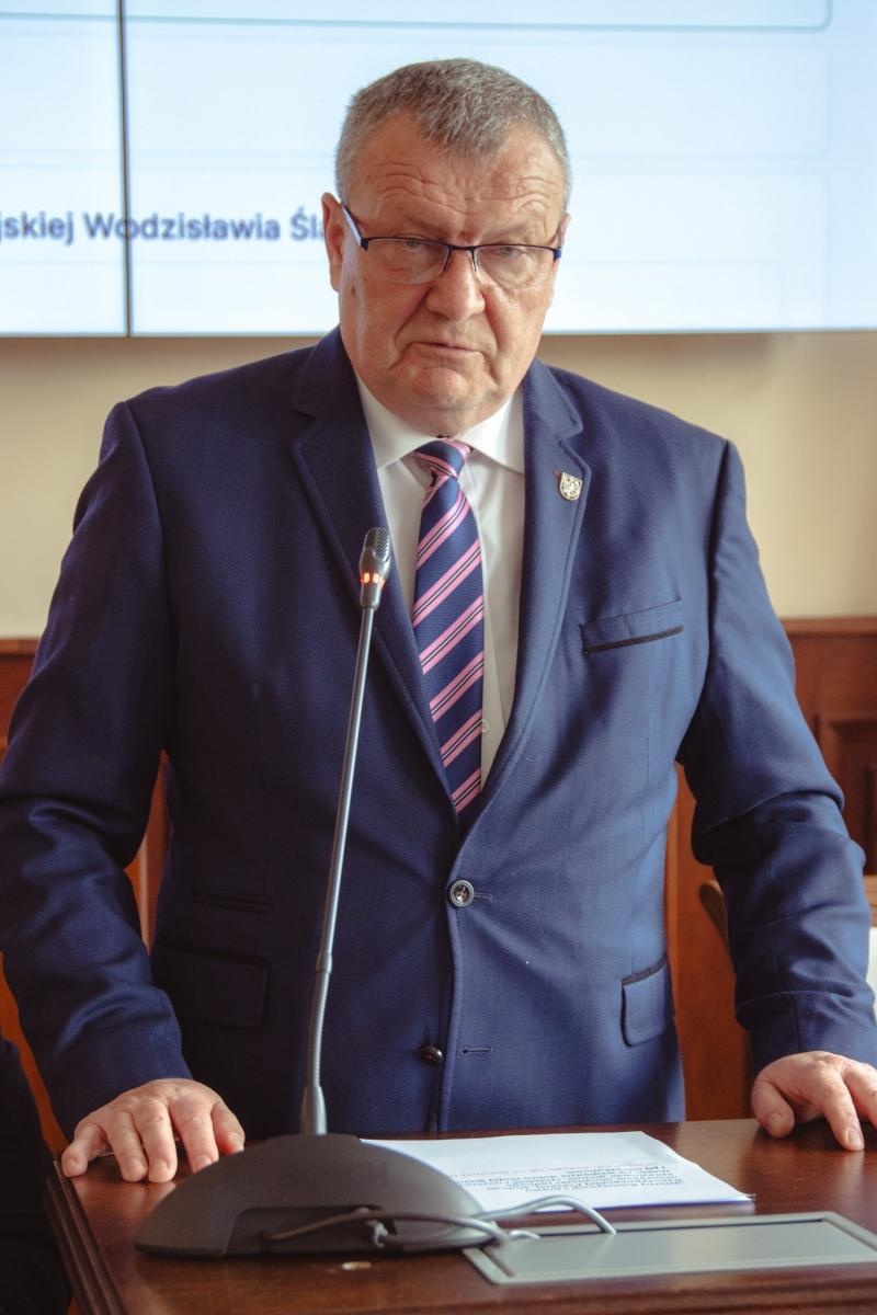 Zdjęcie w galerii na portalu naszwodzislaw.com: Pierwsza sesja kadencji 2024-2029 w Wodzisławiu Śląskim za nami. Ślubowali radni i prezydent [FOTO] wiadomości z regionu