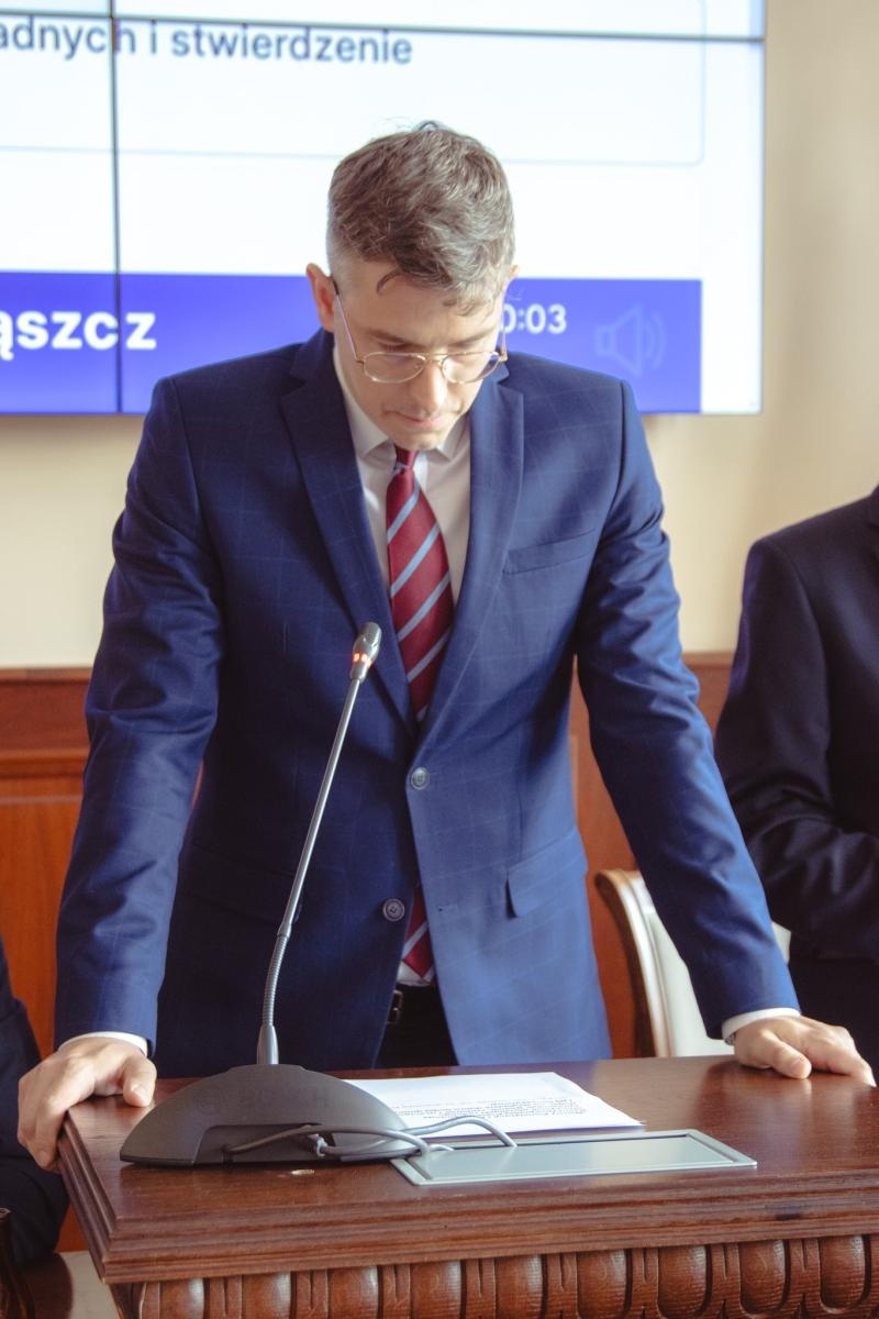 Zdjęcie w galerii na portalu naszwodzislaw.com: Pierwsza sesja kadencji 2024-2029 w Wodzisławiu Śląskim za nami. Ślubowali radni i prezydent [FOTO] wiadomości z regionu