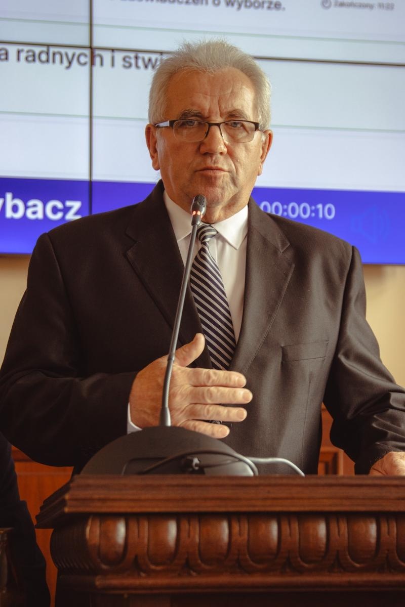 Zdjęcie w galerii na portalu naszwodzislaw.com: Pierwsza sesja kadencji 2024-2029 w Wodzisławiu Śląskim za nami. Ślubowali radni i prezydent [FOTO] wiadomości z regionu