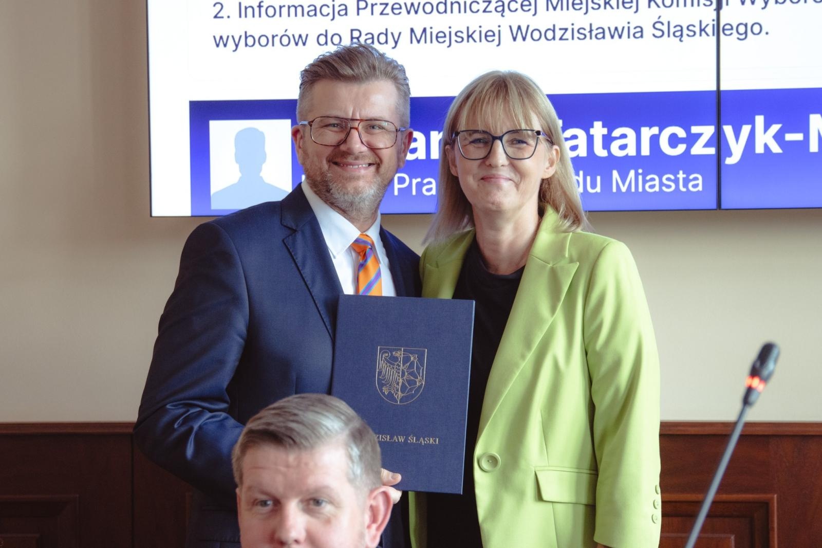 Zdjęcie w galerii na portalu naszwodzislaw.com: Pierwsza sesja kadencji 2024-2029 w Wodzisławiu Śląskim za nami. Ślubowali radni i prezydent [FOTO] wiadomości z regionu