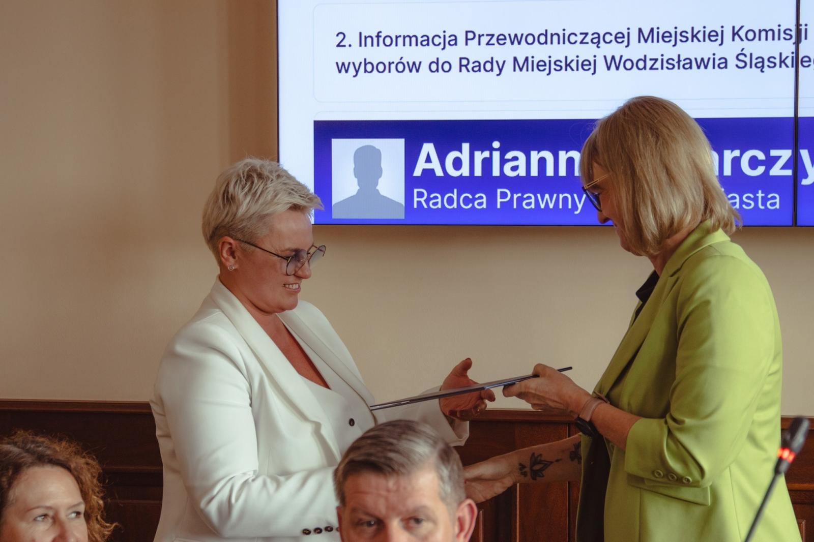 Zdjęcie w galerii na portalu naszwodzislaw.com: Pierwsza sesja kadencji 2024-2029 w Wodzisławiu Śląskim za nami. Ślubowali radni i prezydent [FOTO] wiadomości z regionu