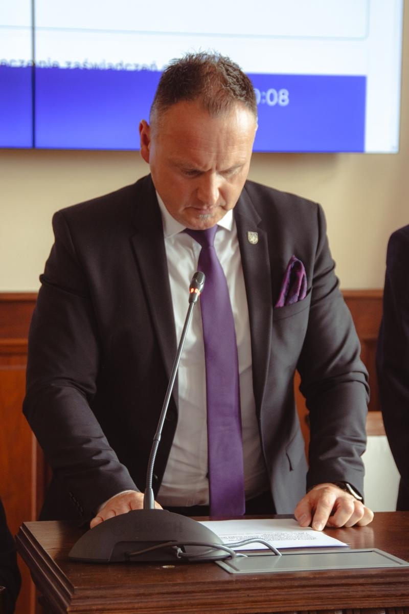 Zdjęcie w galerii na portalu naszwodzislaw.com: Pierwsza sesja kadencji 2024-2029 w Wodzisławiu Śląskim za nami. Ślubowali radni i prezydent [FOTO] wiadomości z regionu