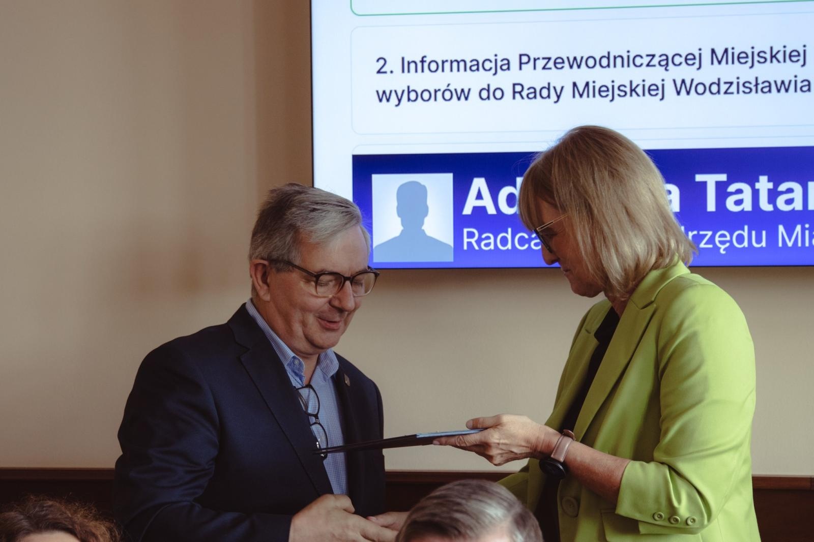 Zdjęcie w galerii na portalu naszwodzislaw.com: Pierwsza sesja kadencji 2024-2029 w Wodzisławiu Śląskim za nami. Ślubowali radni i prezydent [FOTO] wiadomości z regionu