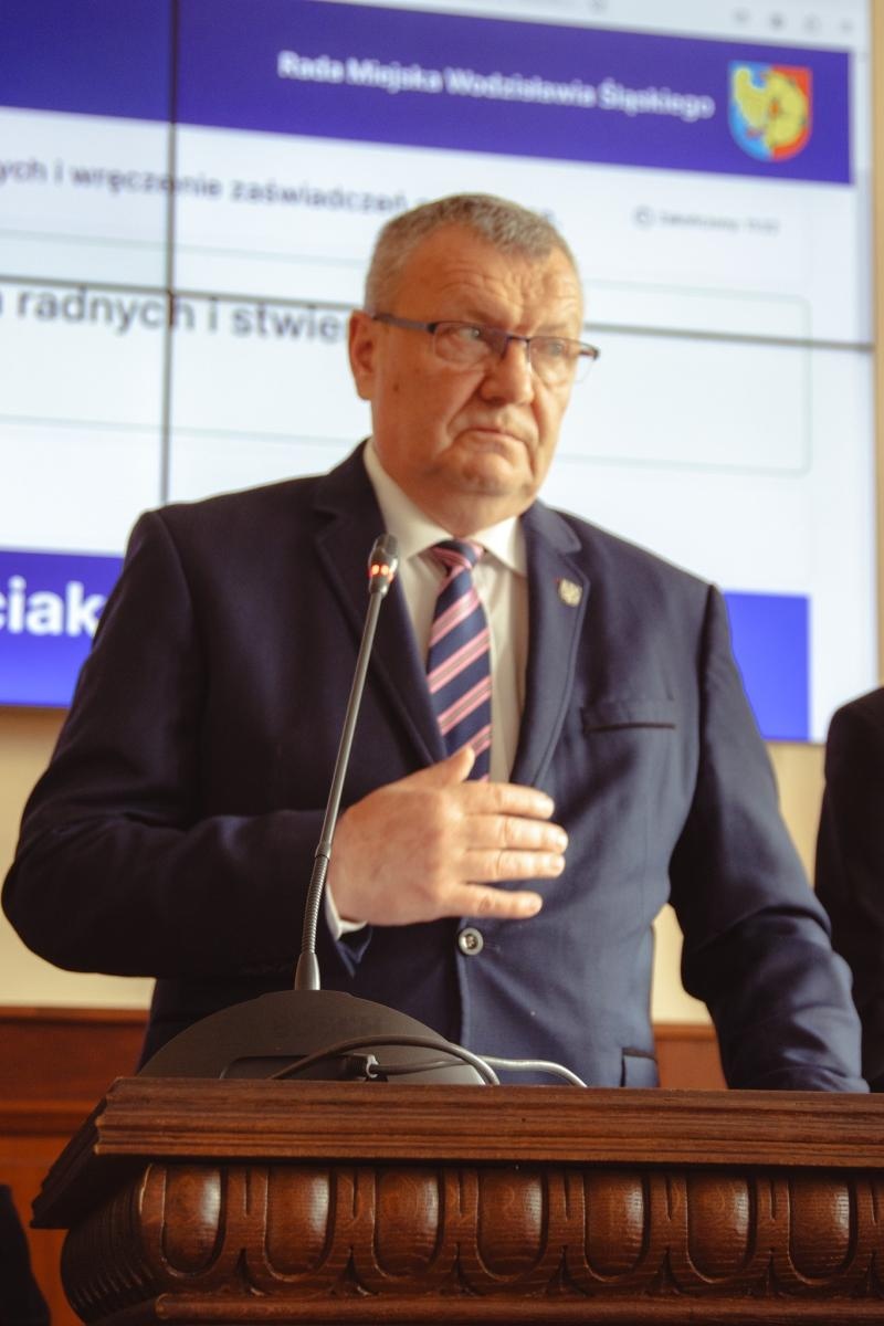 Zdjęcie w galerii na portalu naszwodzislaw.com: Pierwsza sesja kadencji 2024-2029 w Wodzisławiu Śląskim za nami. Ślubowali radni i prezydent [FOTO] wiadomości z regionu