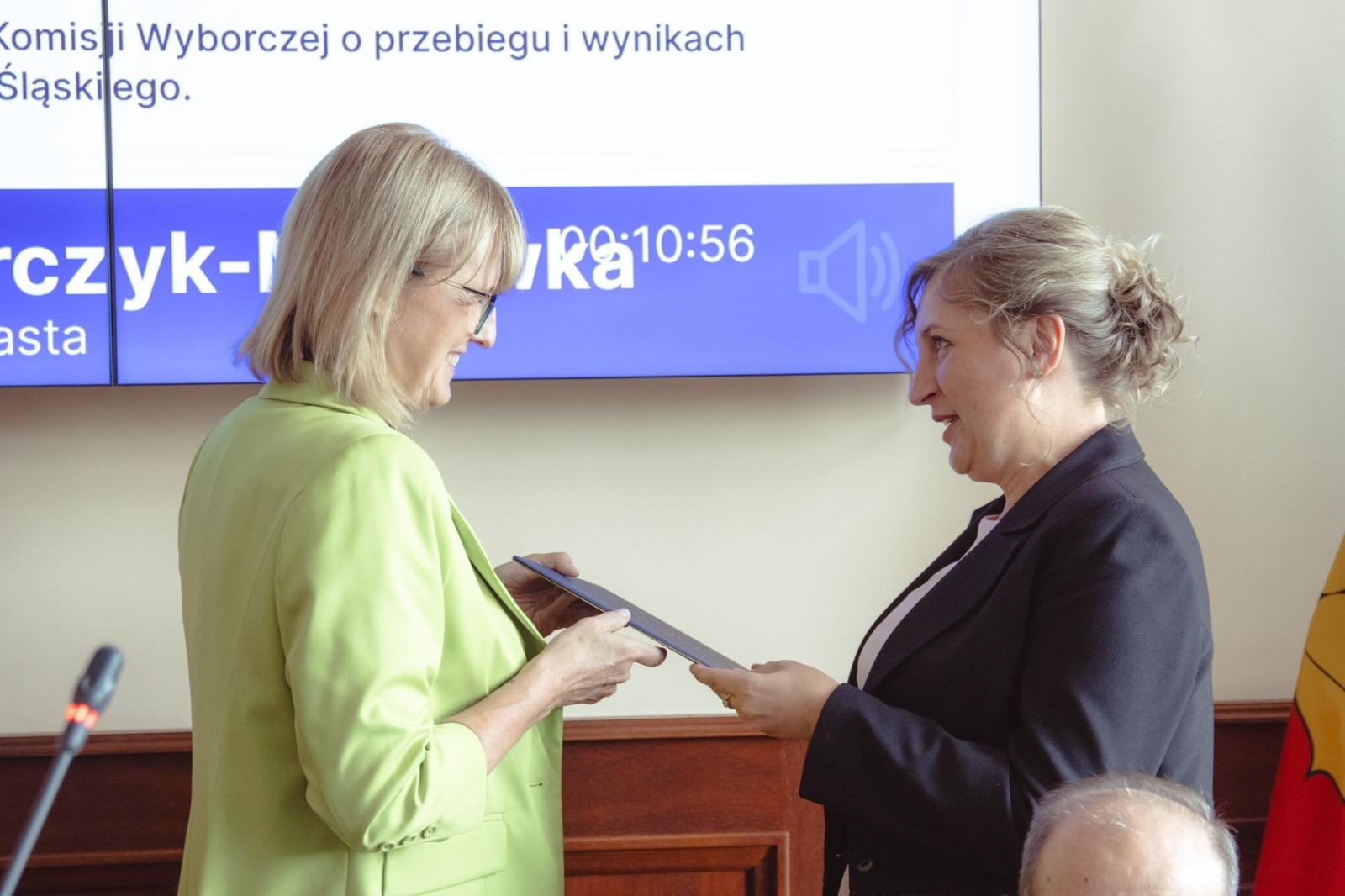 Zdjęcie w galerii na portalu naszwodzislaw.com: Pierwsza sesja kadencji 2024-2029 w Wodzisławiu Śląskim za nami. Ślubowali radni i prezydent [FOTO] wiadomości z regionu