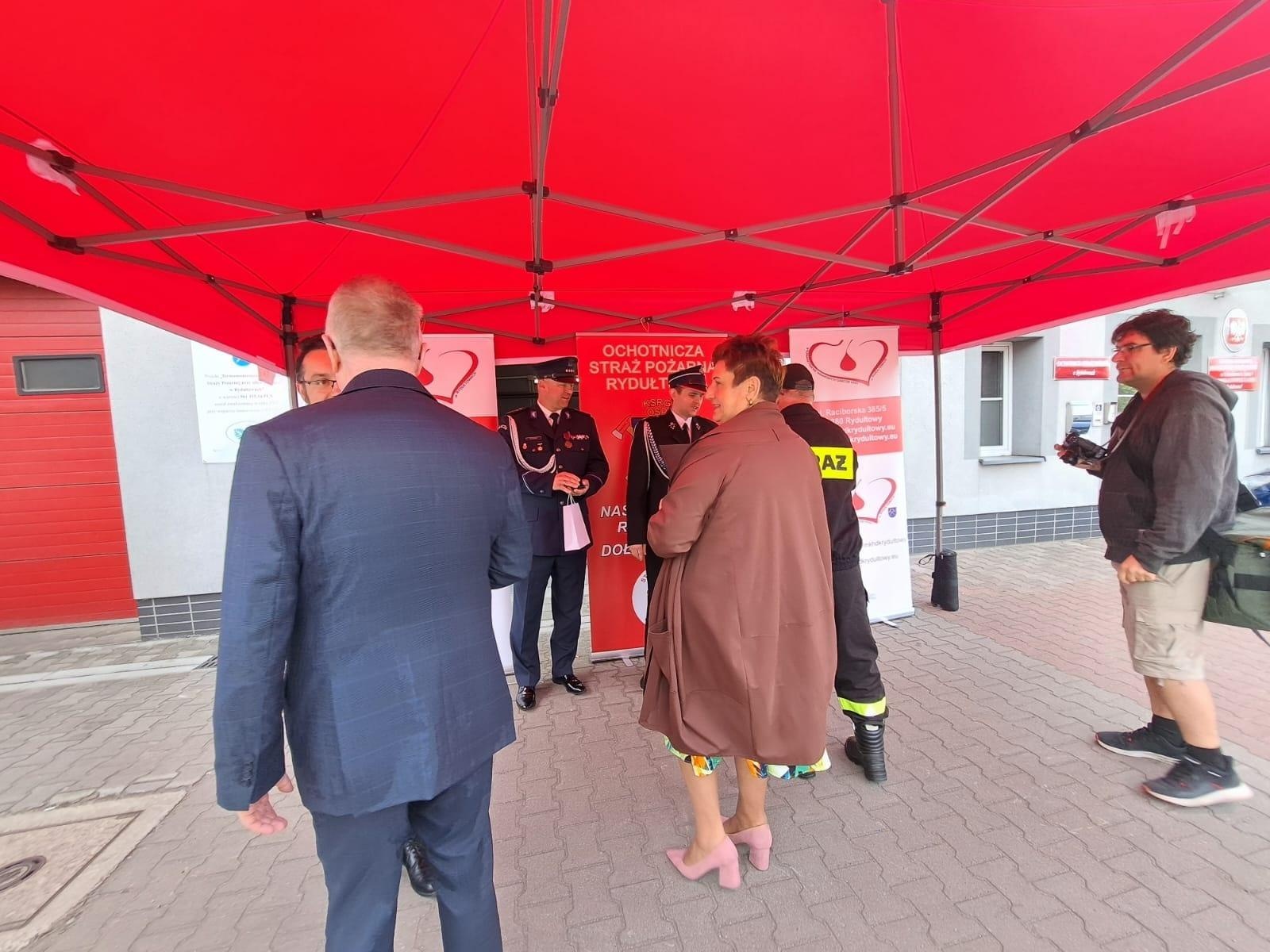 Zdjęcie w galerii na portalu naszwodzislaw.com: II Mundurowa Kropla Krwi w Rydułtowach. Honorowi dawcy odznaczeni [FOTO] wiadomości z regionu