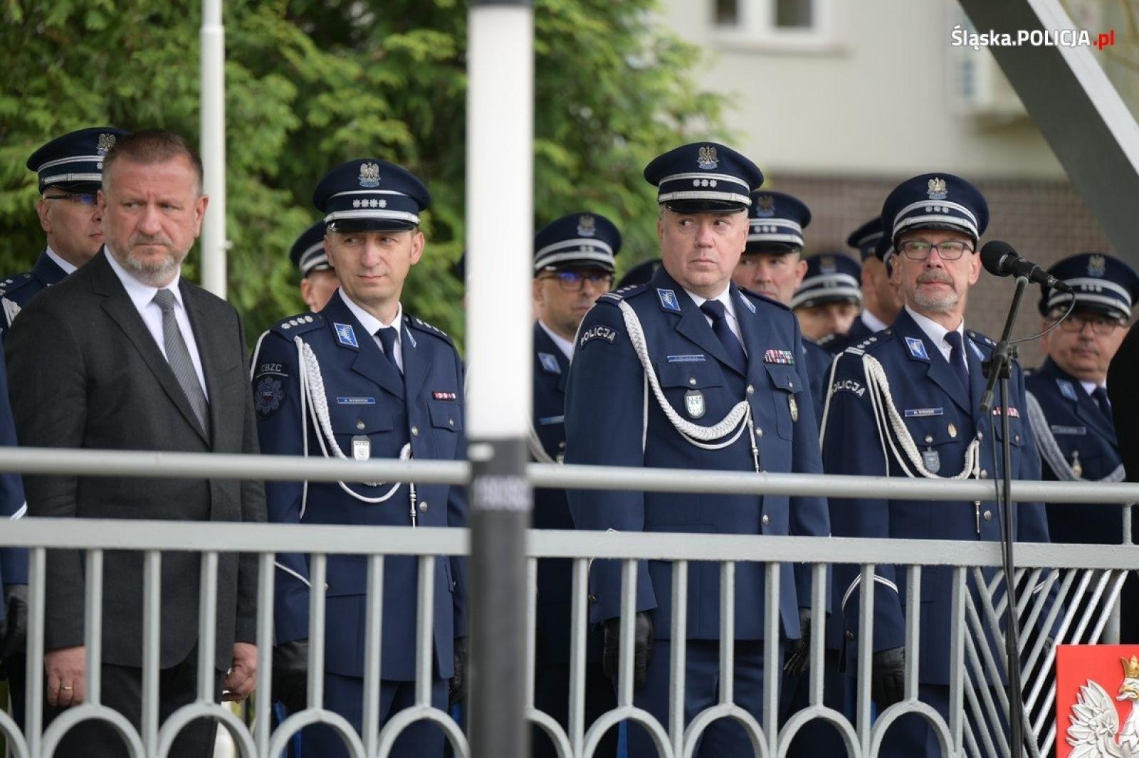 Zdjęcie w galerii na portalu naszwodzislaw.com: Śląski garnizon policji ma nowych funkcjonariuszy wiadomości z regionu