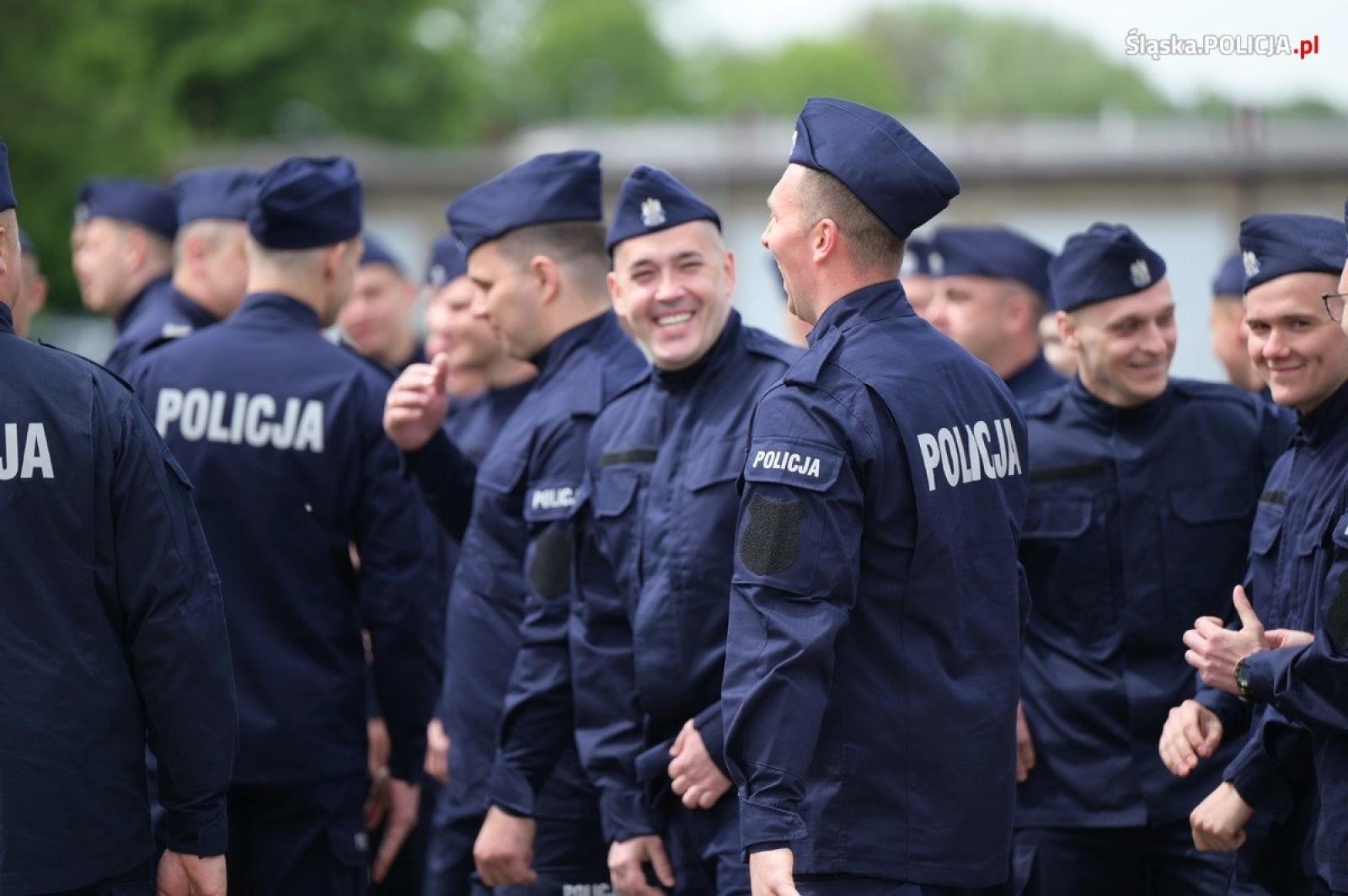 Zdjęcie w galerii na portalu naszwodzislaw.com: Śląski garnizon policji ma nowych funkcjonariuszy wiadomości z regionu