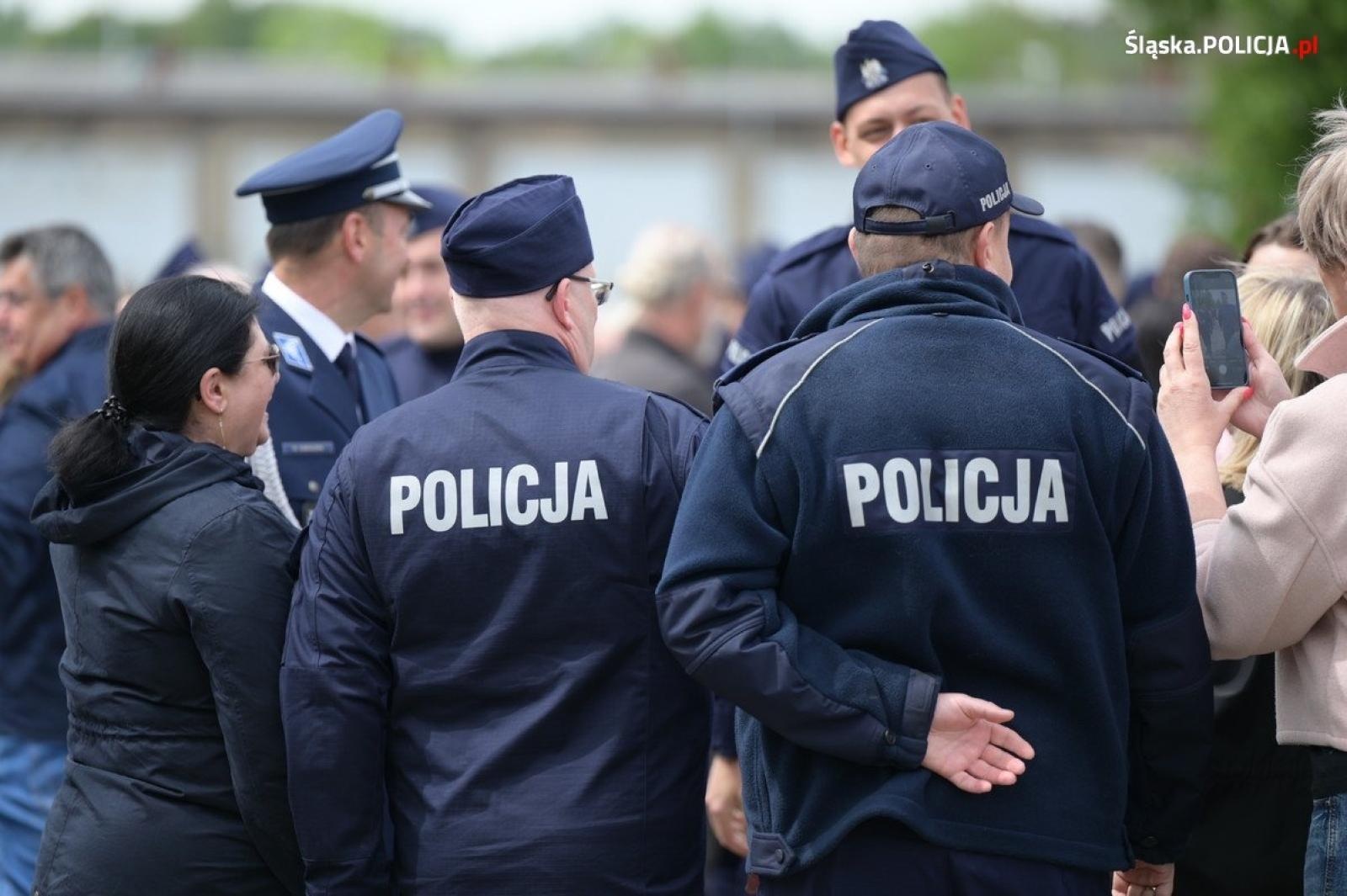 Zdjęcie w galerii na portalu naszwodzislaw.com: Śląski garnizon policji ma nowych funkcjonariuszy wiadomości z regionu