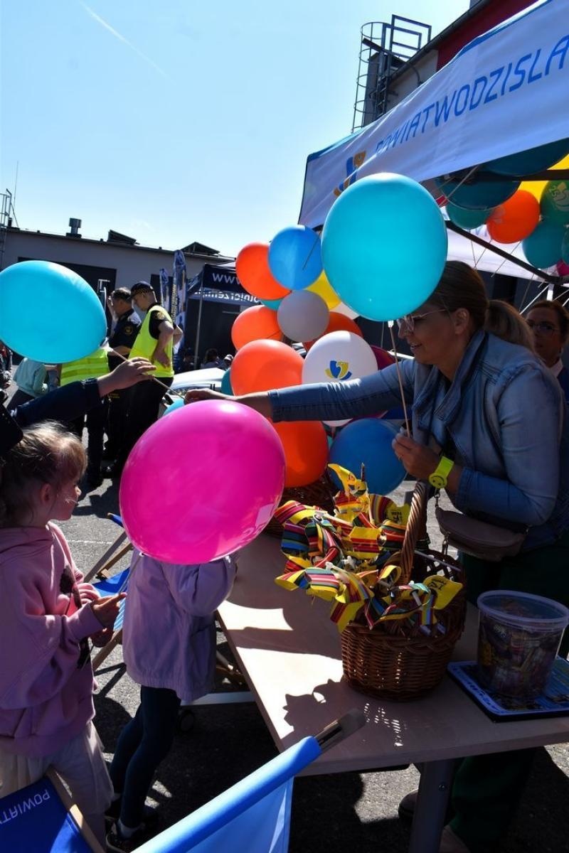 Zdjęcie w galerii na portalu naszwodzislaw.com: Dni otwartych strażnic w JRG Rydułtowy i Wodzisław Śląski [FOTO] wiadomości z regionu