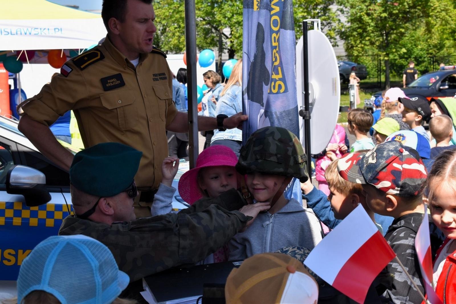 Zdjęcie w galerii na portalu naszwodzislaw.com: Dni otwartych strażnic w JRG Rydułtowy i Wodzisław Śląski [FOTO] wiadomości z regionu