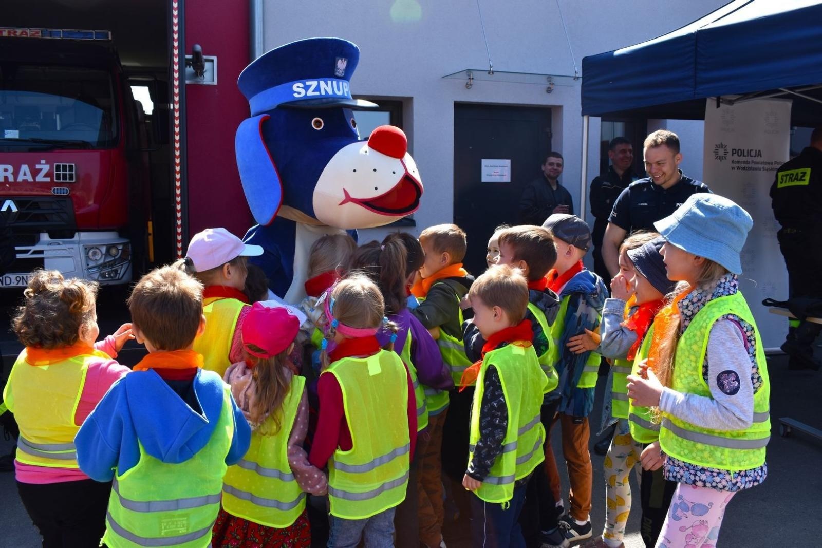 Zdjęcie w galerii na portalu naszwodzislaw.com: Dni otwartych strażnic w JRG Rydułtowy i Wodzisław Śląski [FOTO] wiadomości z regionu