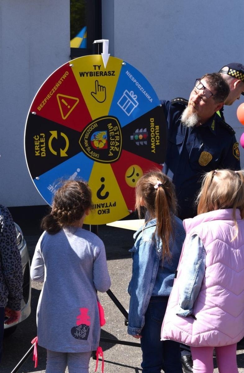 Zdjęcie w galerii na portalu naszwodzislaw.com: Dni otwartych strażnic w JRG Rydułtowy i Wodzisław Śląski [FOTO] wiadomości z regionu