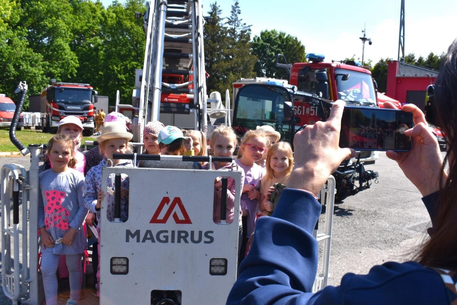 Zdjęcie w galerii na portalu naszwodzislaw.com: Dni otwartych strażnic w JRG Rydułtowy i Wodzisław Śląski [FOTO] wiadomości z regionu