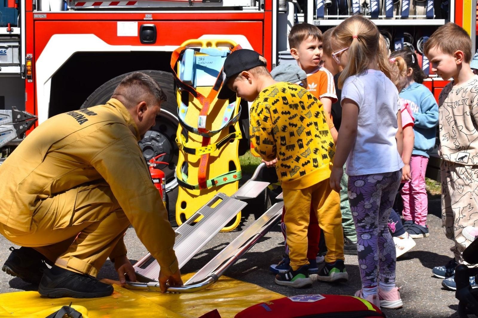 Zdjęcie w galerii na portalu naszwodzislaw.com: Dni otwartych strażnic w JRG Rydułtowy i Wodzisław Śląski [FOTO] wiadomości z regionu