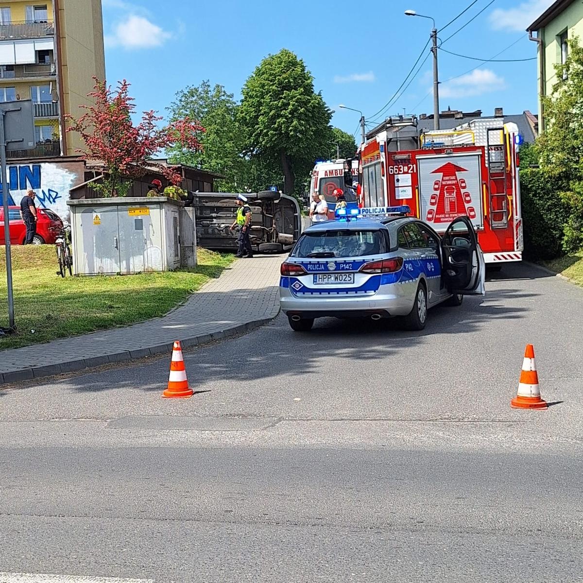 Zdjęcie w galerii na portalu naszwodzislaw.com: Groźne zdarzenie na Cmentarnej w Radlinie [FOTO] wiadomości z regionu