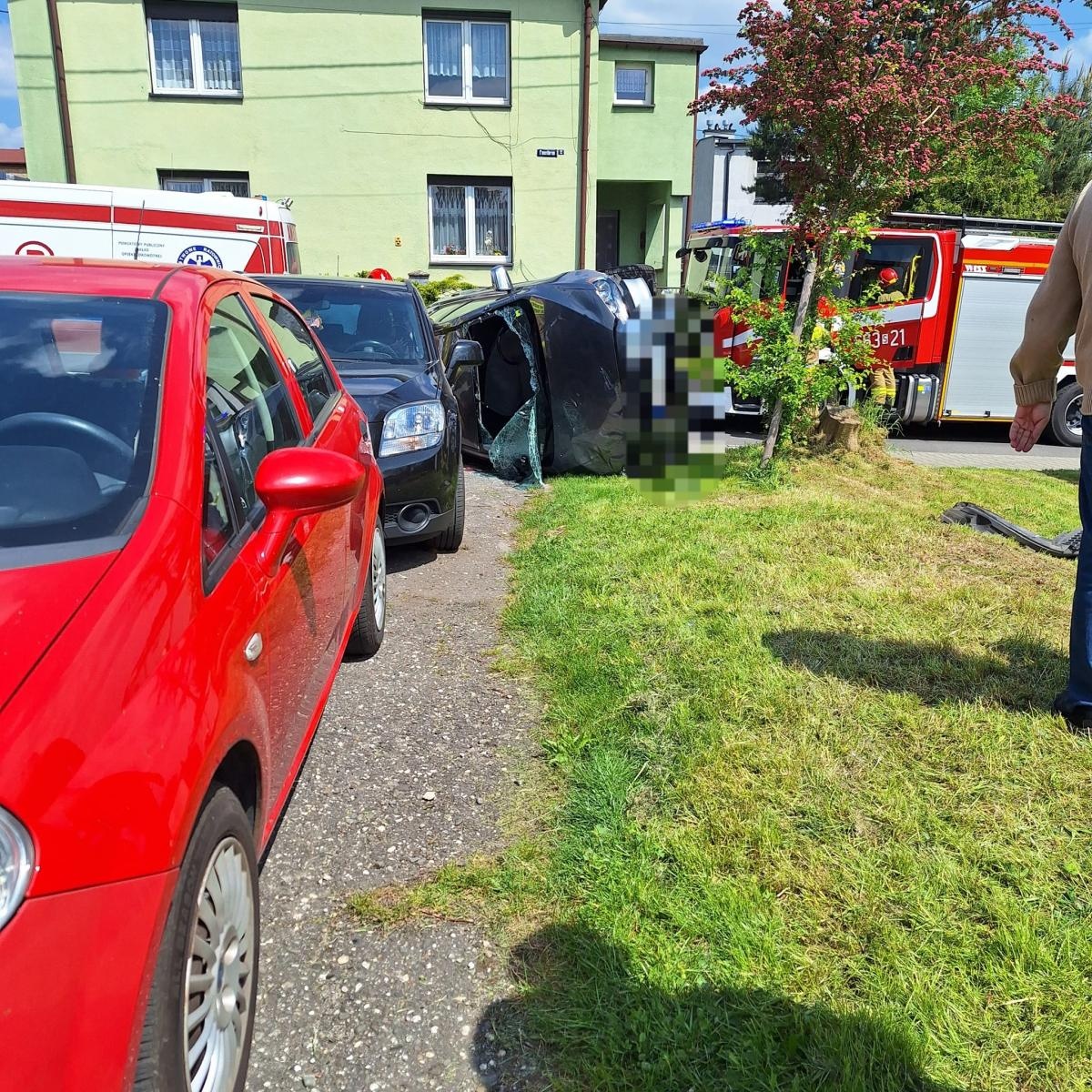Zdjęcie w galerii na portalu naszwodzislaw.com: Groźne zdarzenie na Cmentarnej w Radlinie [FOTO] wiadomości z regionu