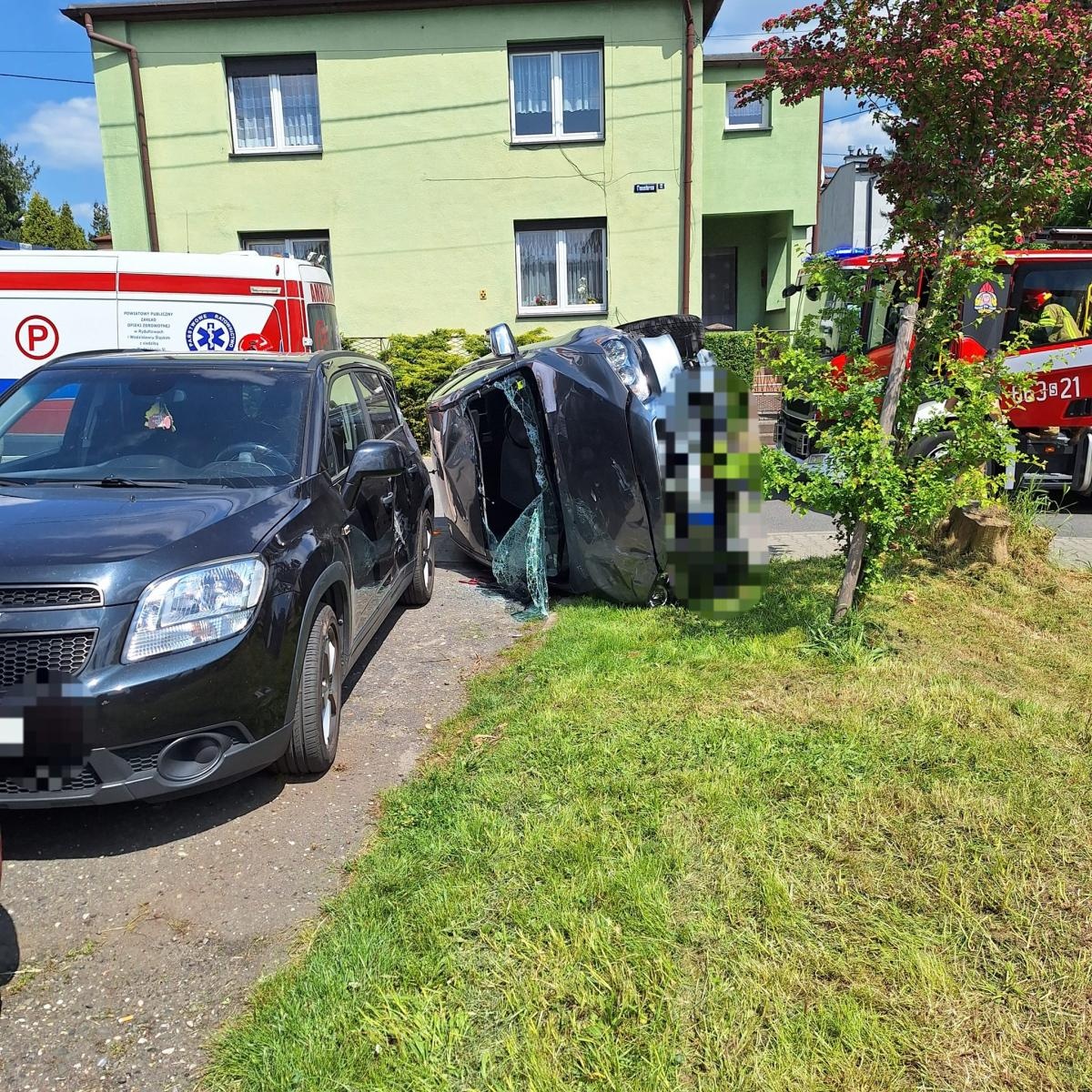 Zdjęcie w galerii na portalu naszwodzislaw.com: Groźne zdarzenie na Cmentarnej w Radlinie [FOTO] wiadomości z regionu