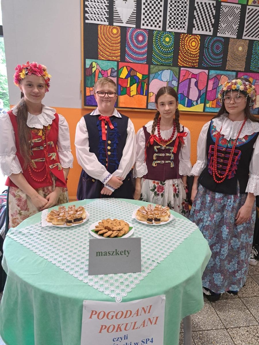 Zdjęcie w galerii na portalu naszwodzislaw.com: Obchody Dnia Śląskiego w SP 4 w Rydułtowach [FOTO] wiadomości z regionu