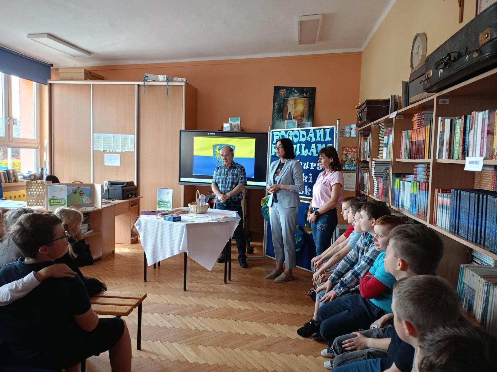 Zdjęcie w galerii na portalu naszwodzislaw.com: Obchody Dnia Śląskiego w SP 4 w Rydułtowach [FOTO] wiadomości z regionu