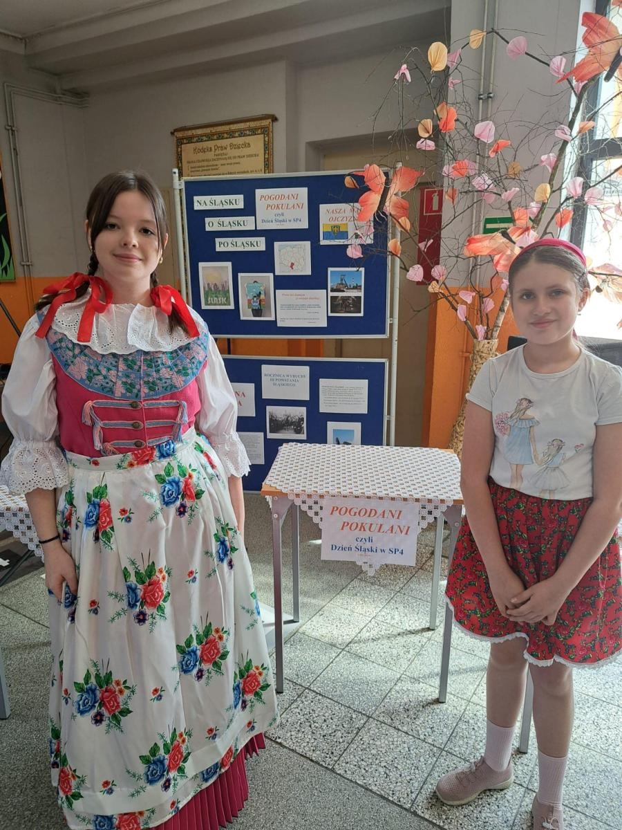 Zdjęcie w galerii na portalu naszwodzislaw.com: Obchody Dnia Śląskiego w SP 4 w Rydułtowach [FOTO] wiadomości z regionu