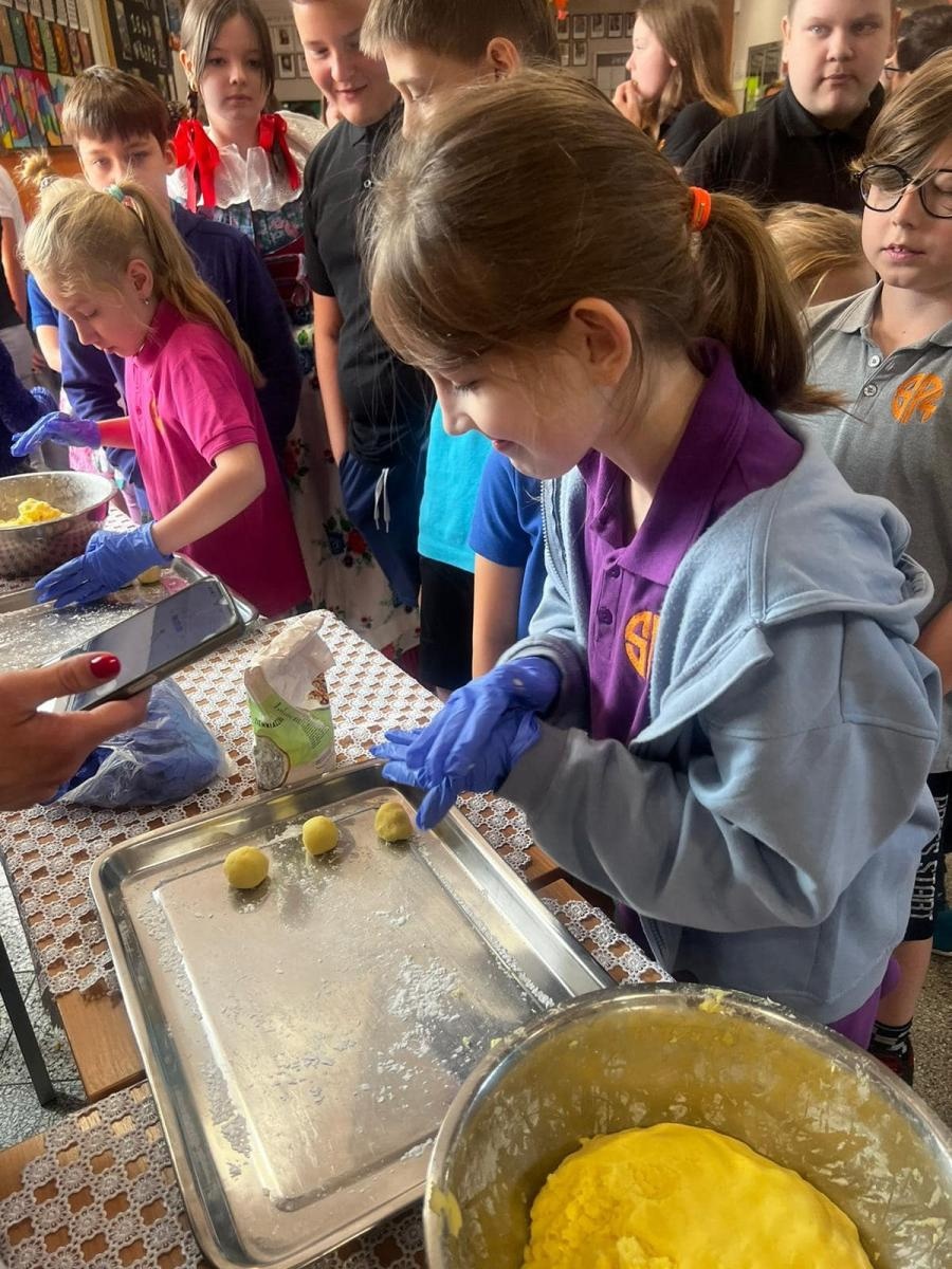Zdjęcie w galerii na portalu naszwodzislaw.com: Obchody Dnia Śląskiego w SP 4 w Rydułtowach [FOTO] wiadomości z regionu