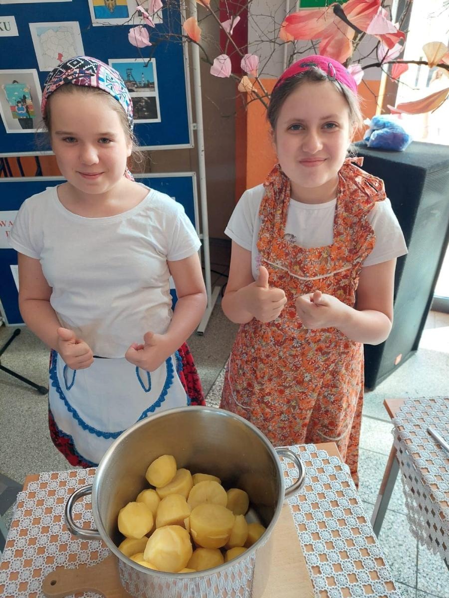 Zdjęcie w galerii na portalu naszwodzislaw.com: Obchody Dnia Śląskiego w SP 4 w Rydułtowach [FOTO] wiadomości z regionu