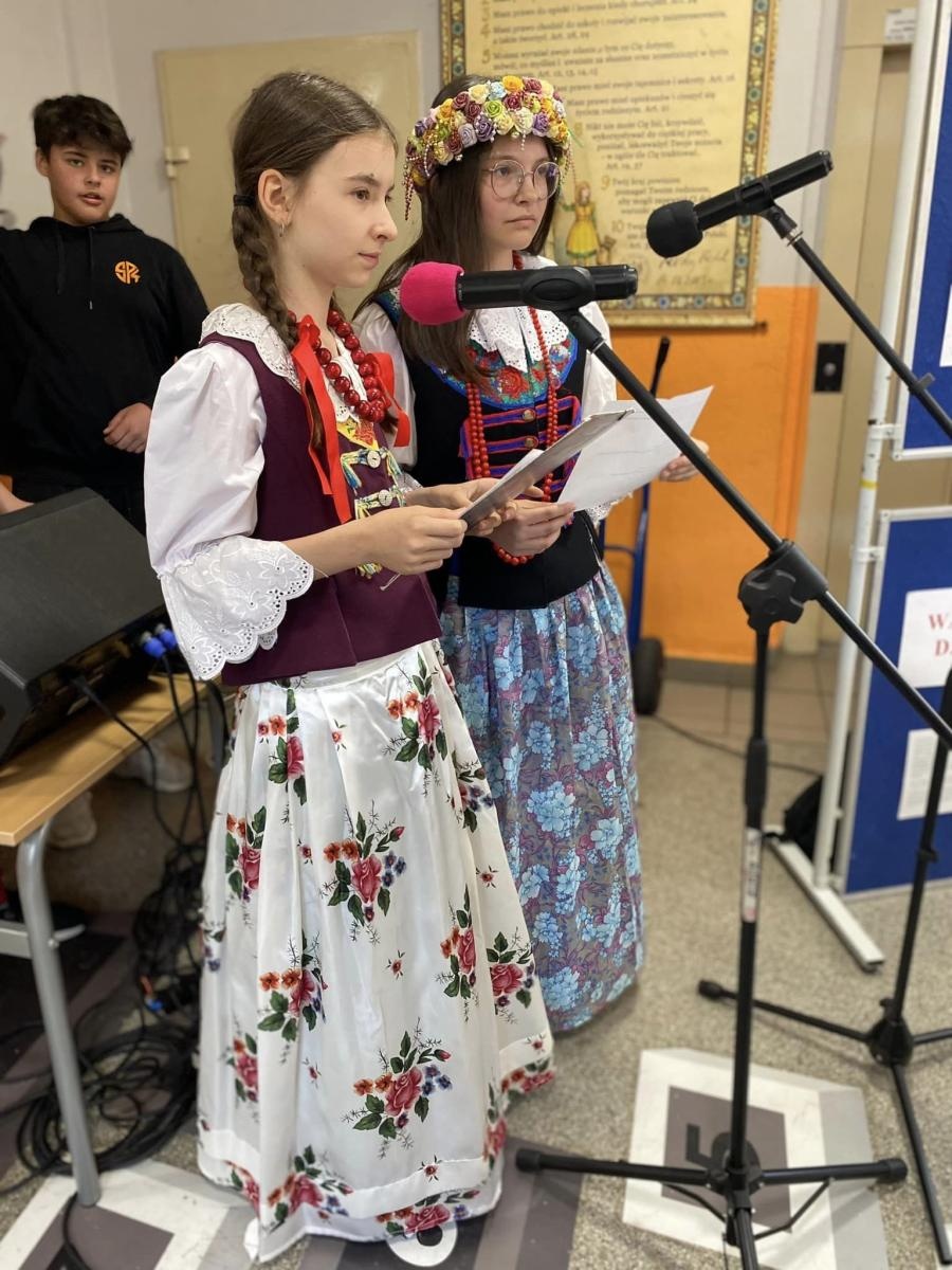 Zdjęcie w galerii na portalu naszwodzislaw.com: Obchody Dnia Śląskiego w SP 4 w Rydułtowach [FOTO] wiadomości z regionu