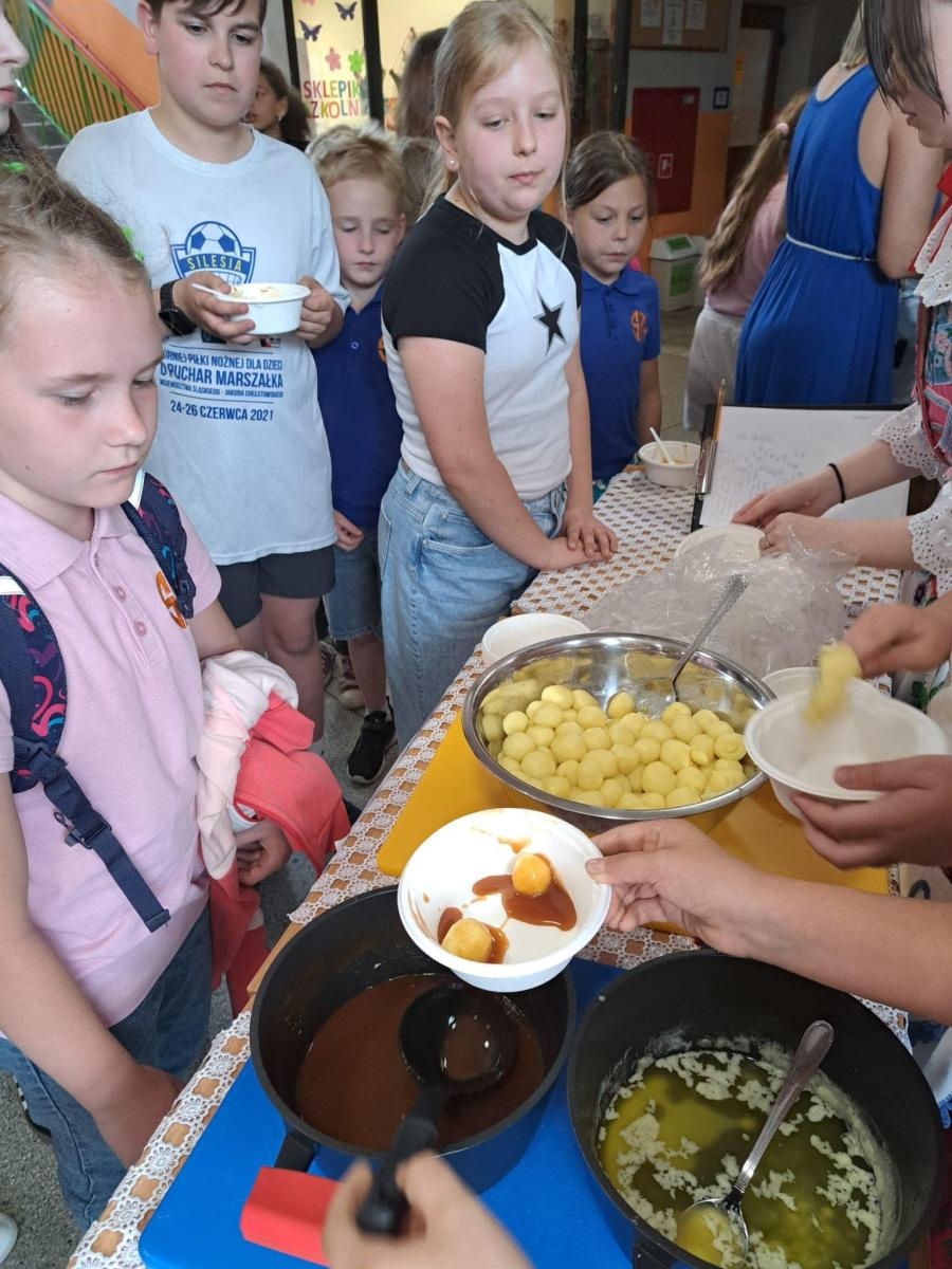 Zdjęcie w galerii na portalu naszwodzislaw.com: Obchody Dnia Śląskiego w SP 4 w Rydułtowach [FOTO] wiadomości z regionu