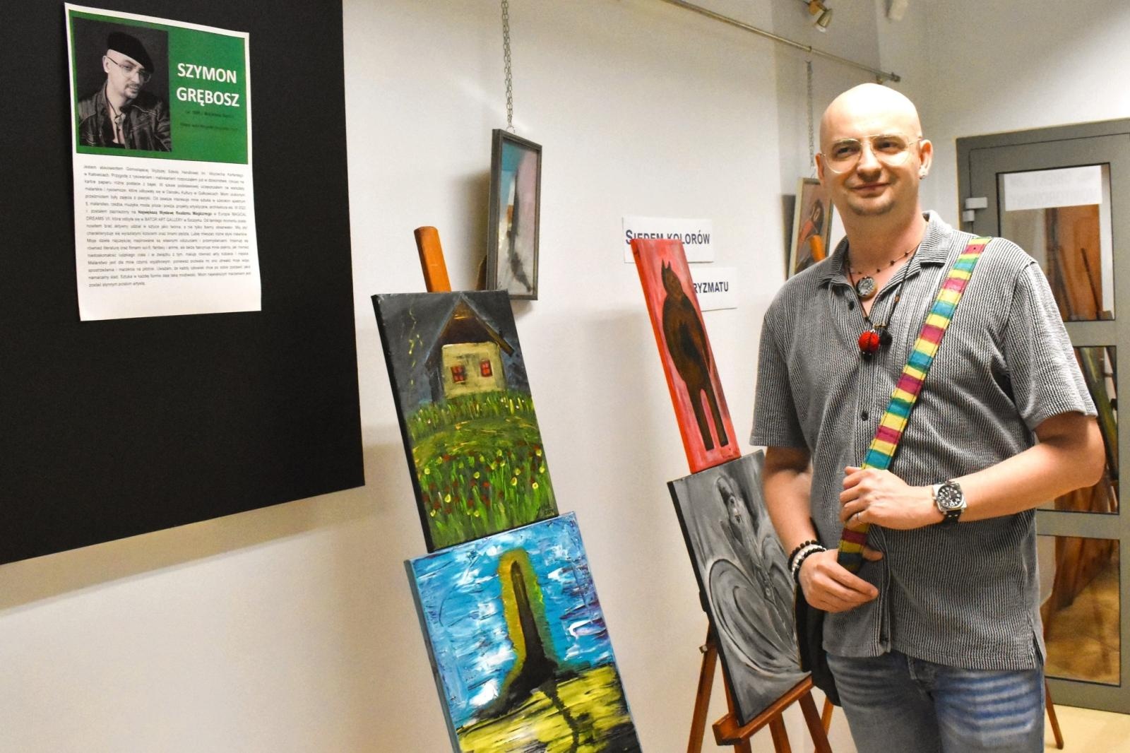 Zdjęcie w galerii na portalu naszwodzislaw.com: Siedem kolorów pryzmatu. Godowska książnica zaprasza na wystawę Szymona Grębosza wiadomości z regionu